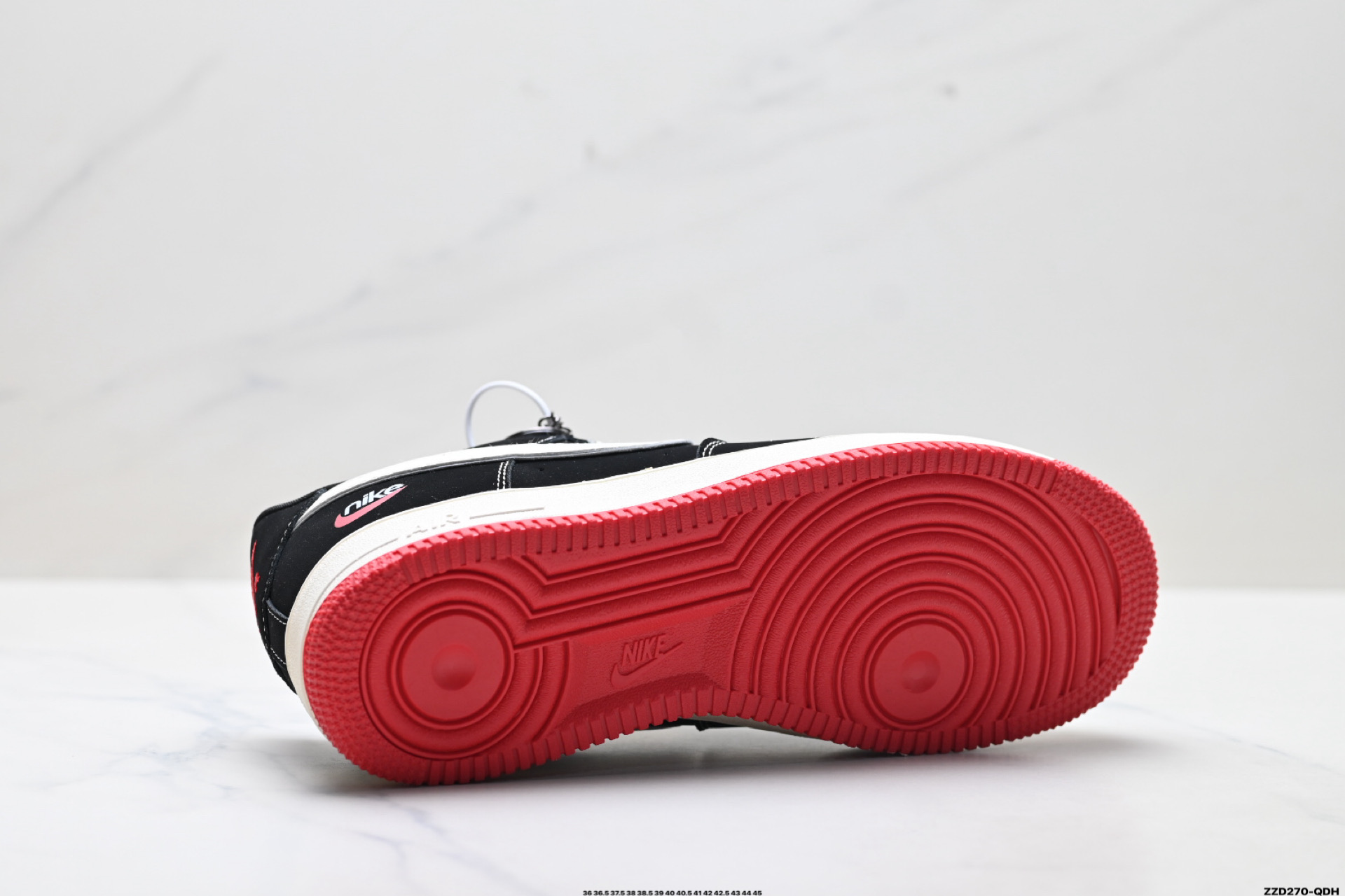 NIKE AIR FORCE 1‘07 LV8 DF0188-118