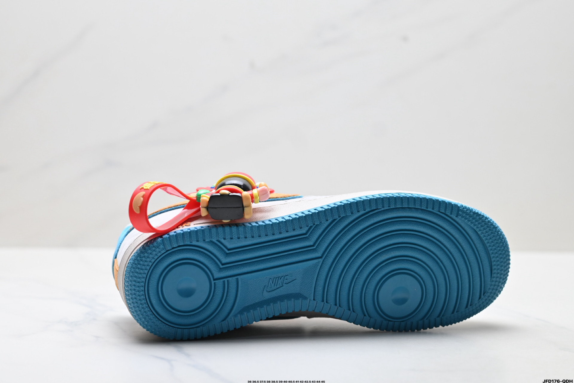 NIKE AIR FORCE 1‘07 LV8 DY9867-108 NIKE AIR FORCE 1‘07 LV8 DY9867-108