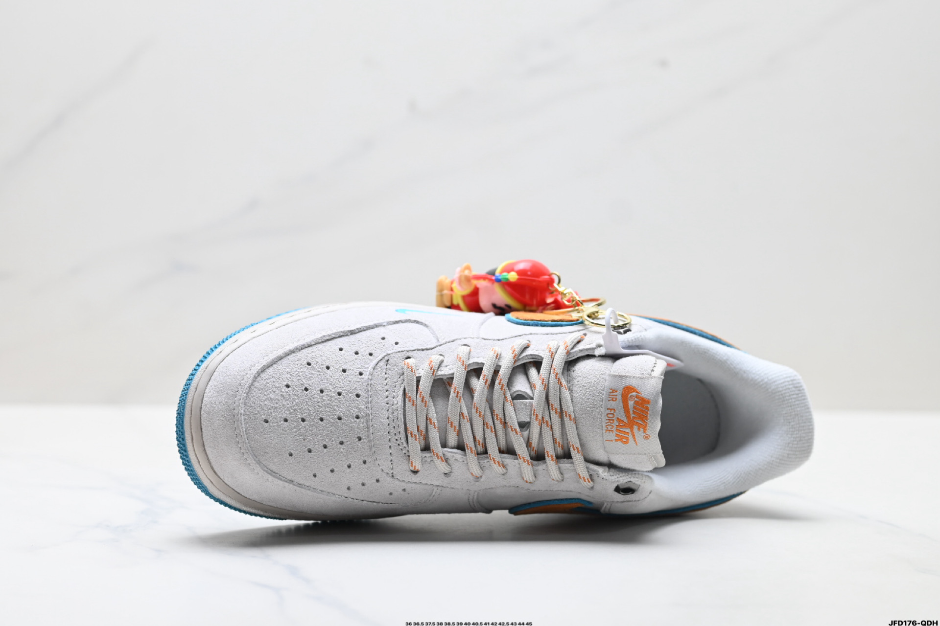 NIKE AIR FORCE 1‘07 LV8 DY9867-108 NIKE AIR FORCE 1‘07 LV8 DY9867-108