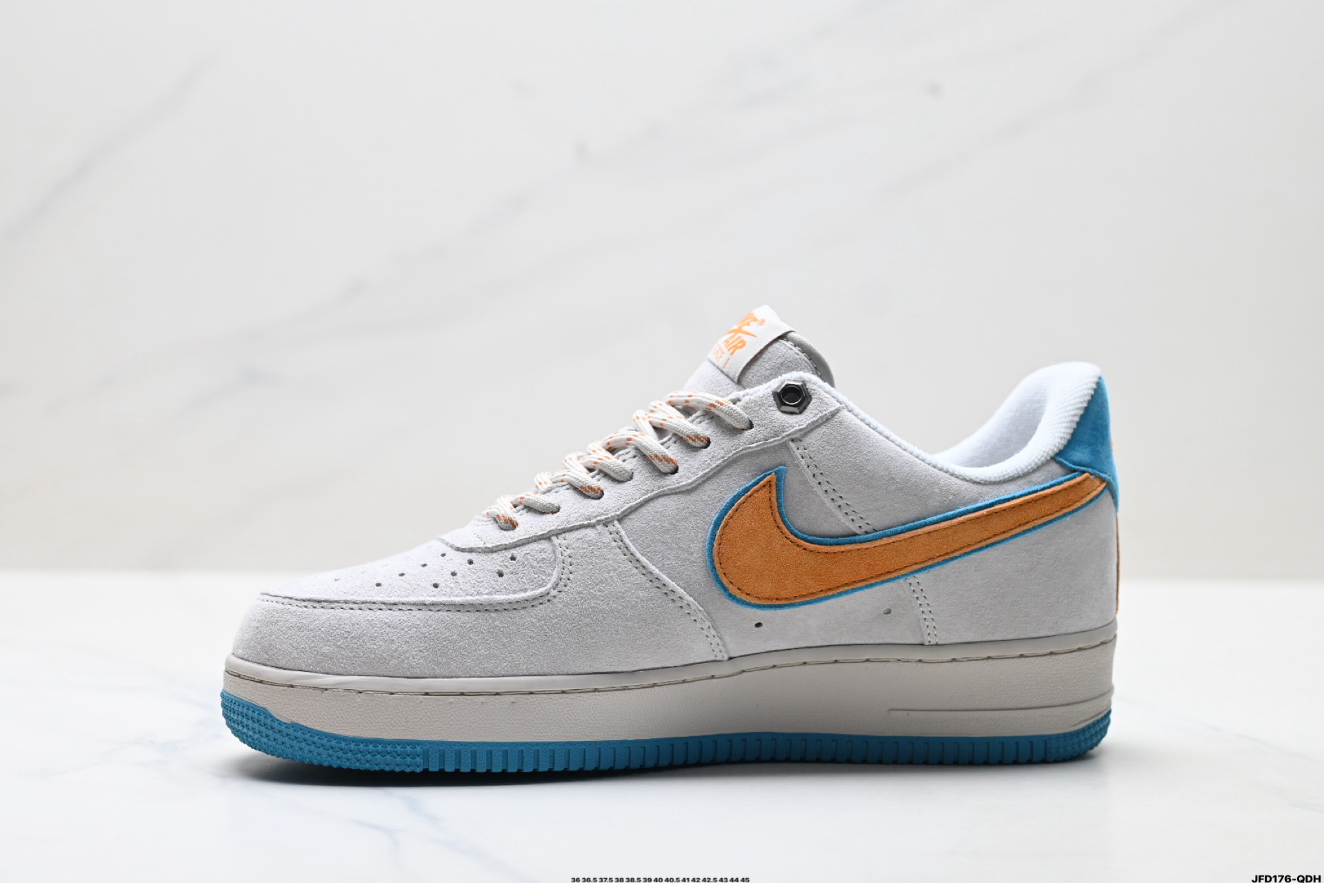 NIKE AIR FORCE 1‘07 LV8 DY9867-108 NIKE AIR FORCE 1‘07 LV8 DY9867-108