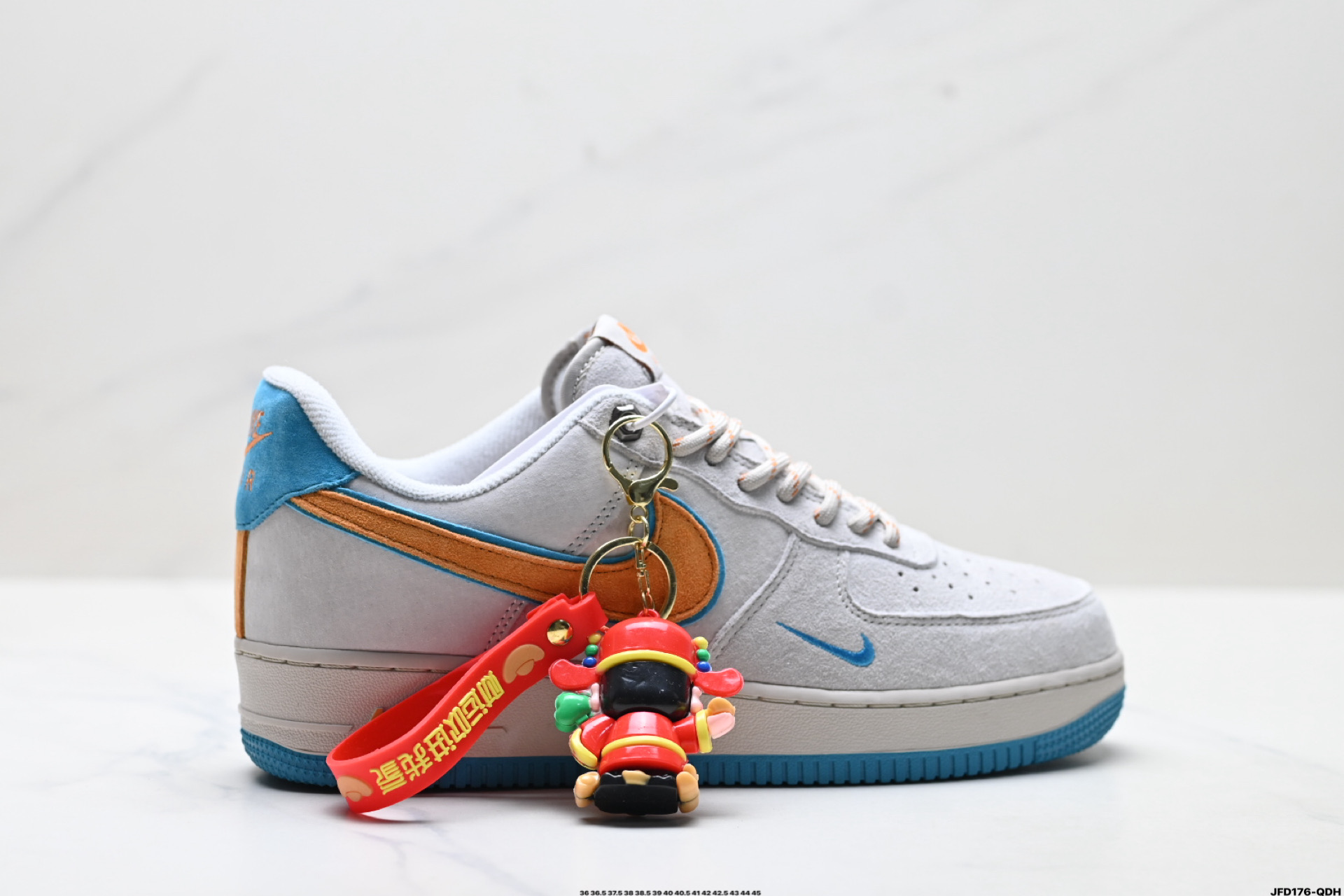 NIKE AIR FORCE 1‘07 LV8 DY9867-108 NIKE AIR FORCE 1‘07 LV8 DY9867-108