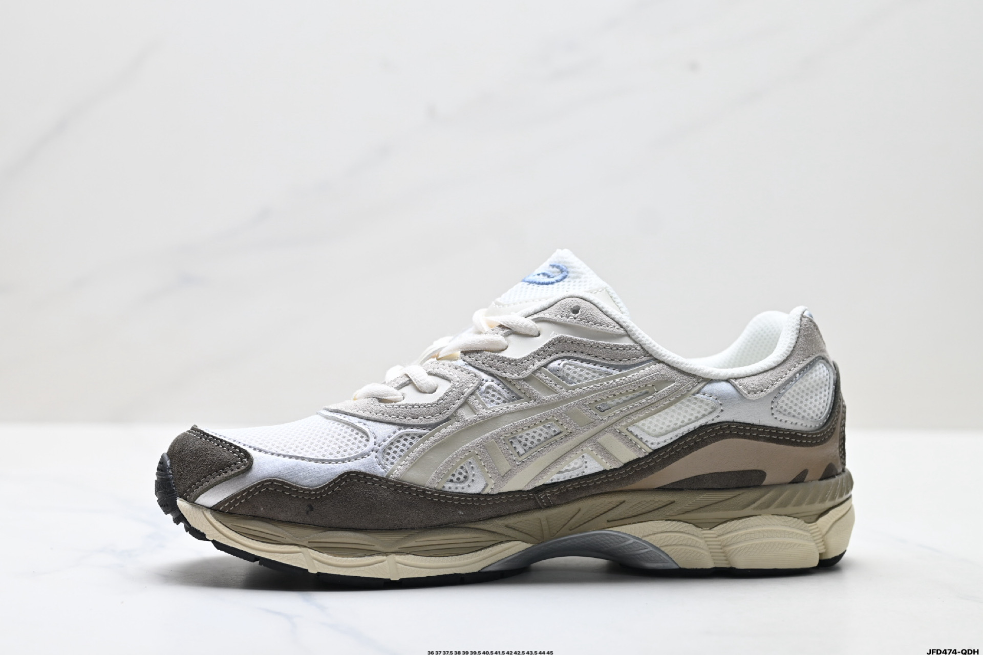 190 ASICS GEL-NYC 亚瑟士 透气网眼鞋面 配合部分合成革材质 采用全新AHAR+橡胶材质 更加耐磨 1203A383-103