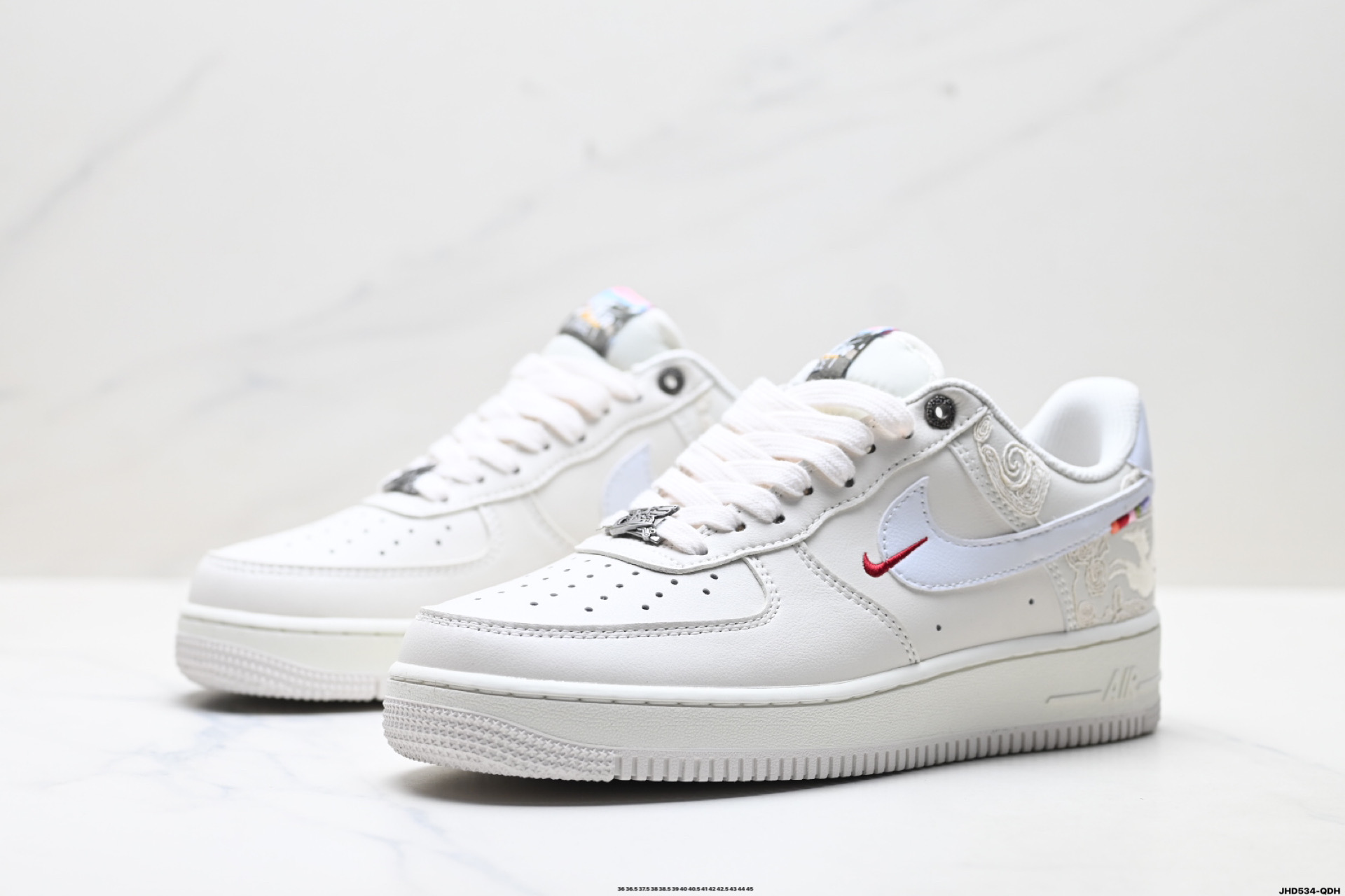 NIKE AIR FORCE 1‘07 LV8 IQ1119-011