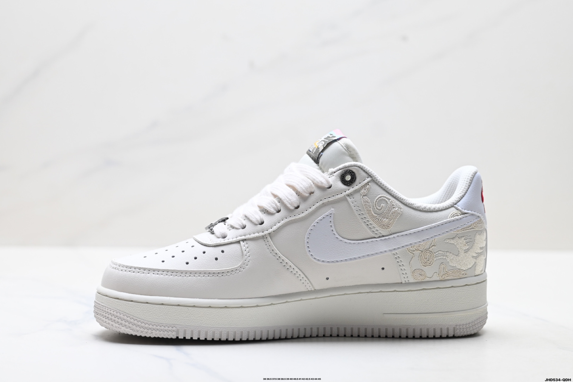 NIKE AIR FORCE 1‘07 LV8 IQ1119-011