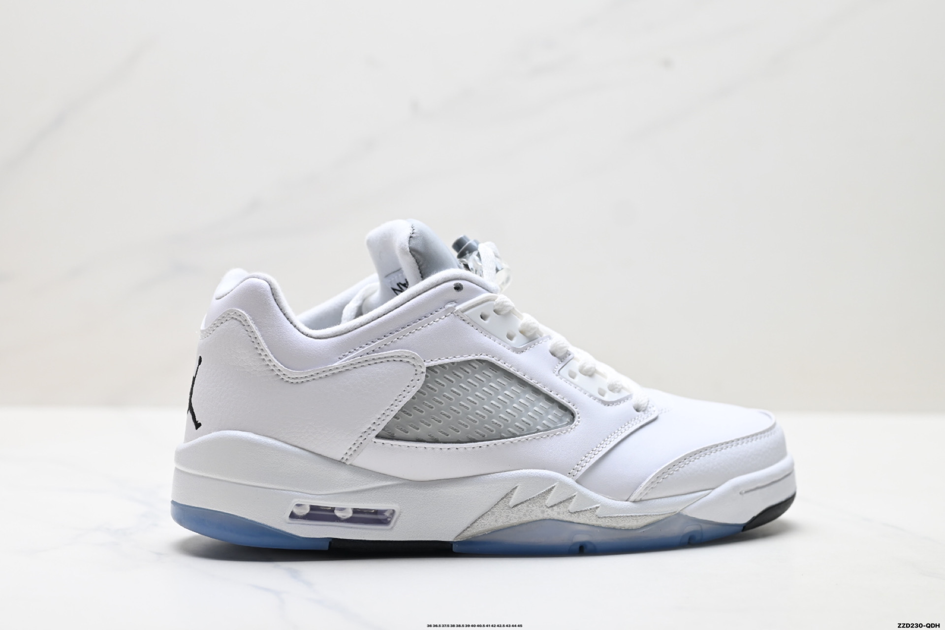 נעלי נייקי אייר ג’ורדן 5 רטרו נמוכות – נוחות, אופנתיות וביצועים מעולים