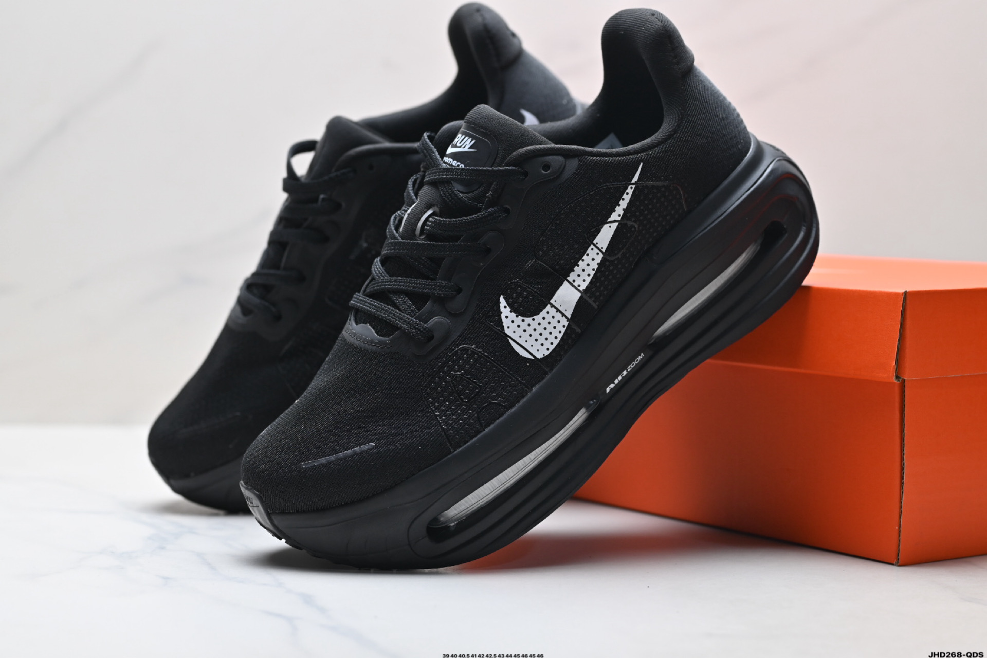 Nike VOMERO PREMIUM 耐克 舒适减震防滑 低帮跑步鞋 HQ2050-558