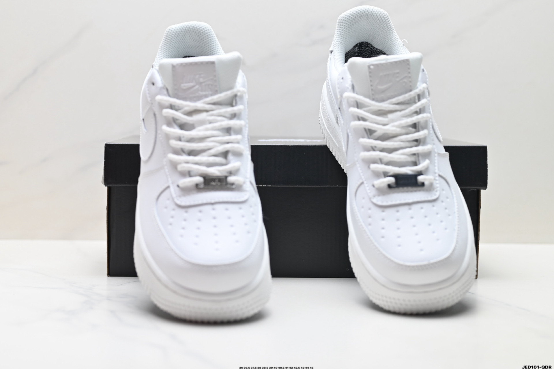 耐克Nike AIR FORCE 1’07空军一号低帮百搭休闲运动板鞋 HV5953-100