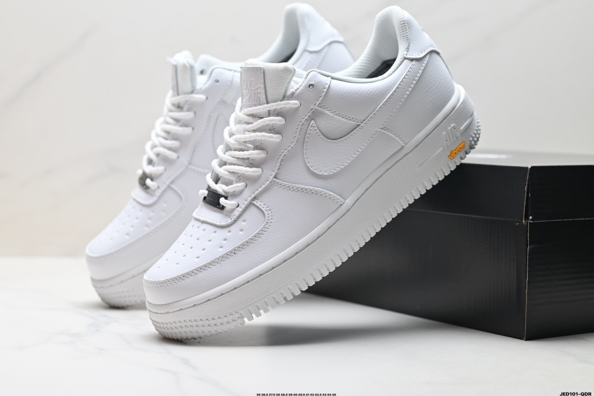 耐克Nike AIR FORCE 1’07空军一号低帮百搭休闲运动板鞋 HV5953-100