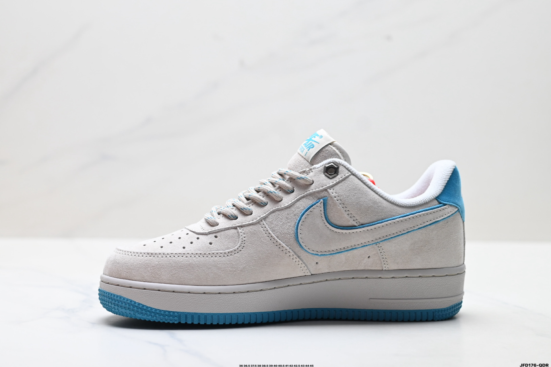 NIKE AIR FORCE 1‘07 LV8 DY9867-109