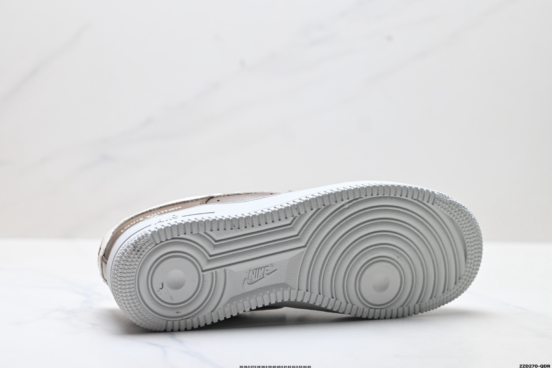 NIKE AIR FORCE 1‘07 LV8 NH0601-587