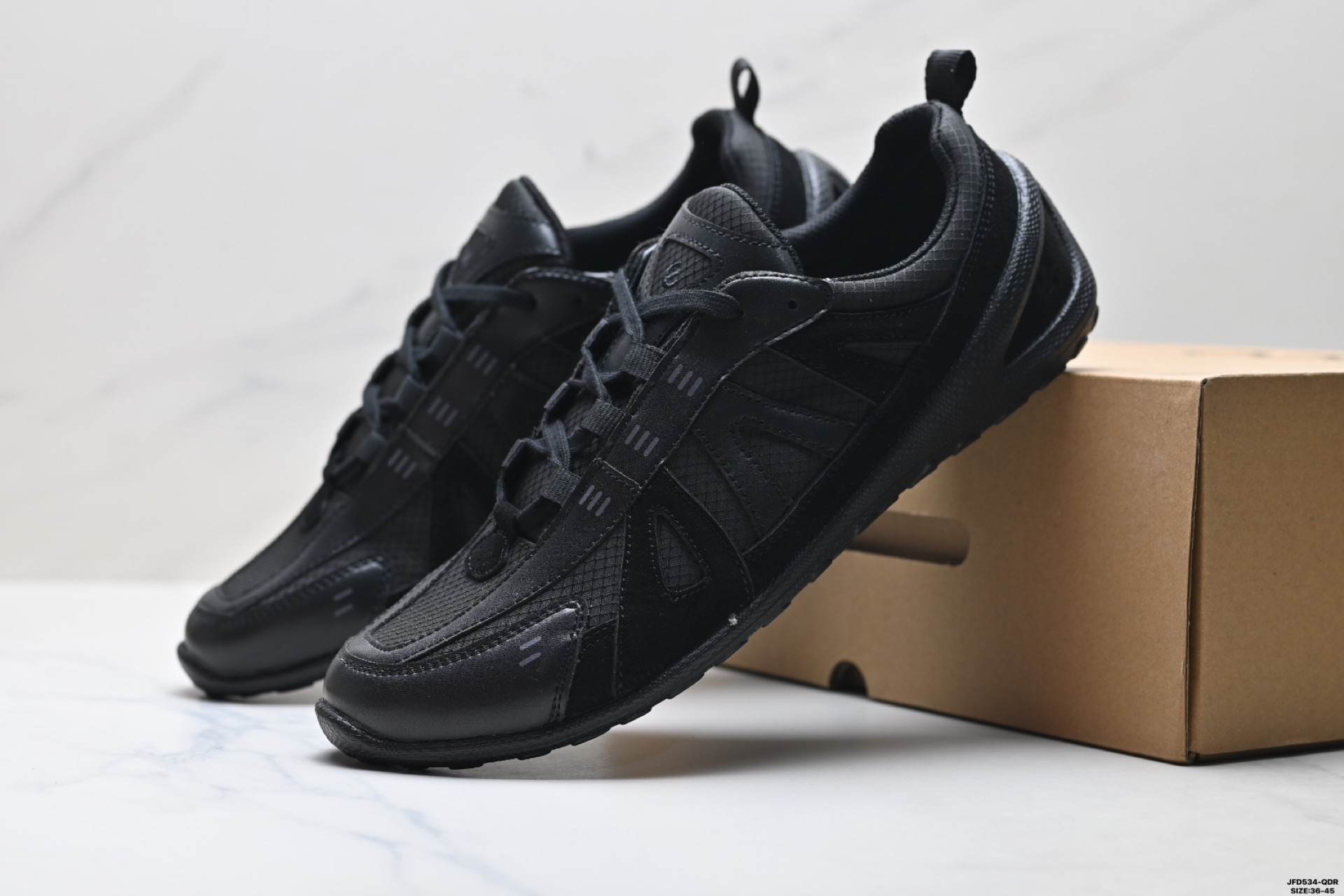 Ecco爱步 BIOM LITE W 舒适百搭户外时尚 低帮生活休闲鞋 802433-604