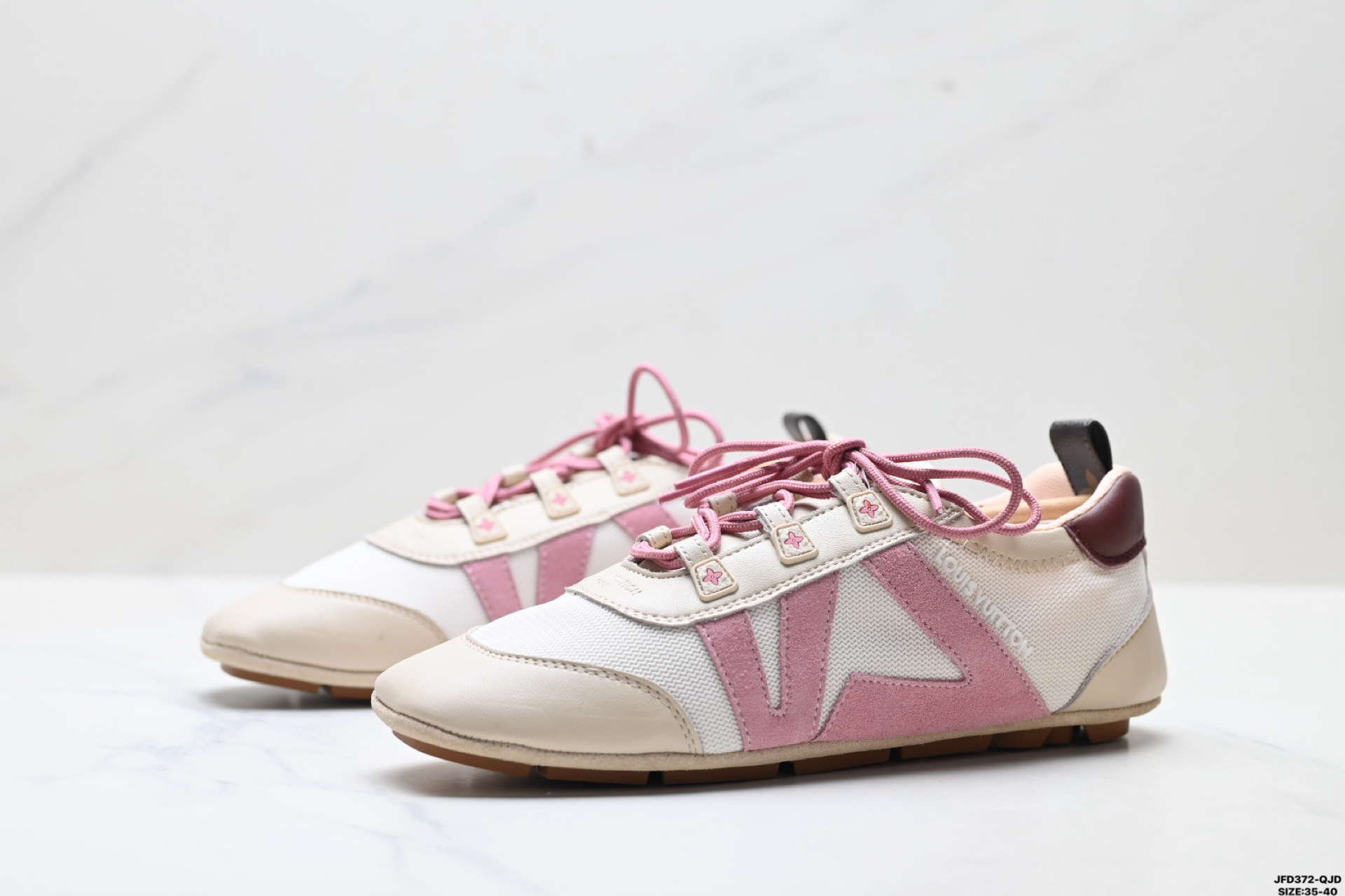 190 Louis Vuitton Sneakerina 路易威登 牛皮革绒面革 豹纹 圆头系带 芭蕾风德训 低帮休闲薄底鞋 1AICSP