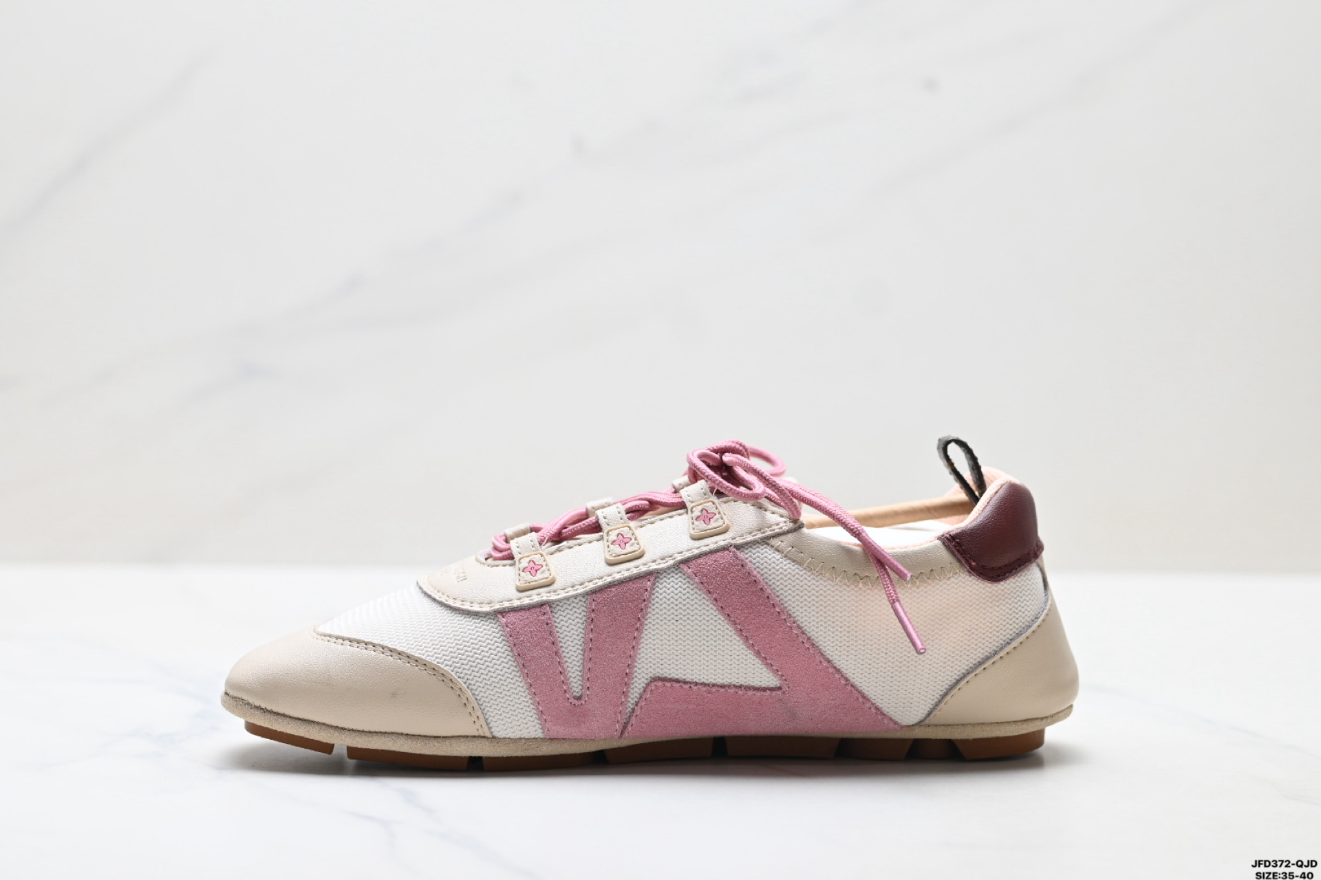 190 Louis Vuitton Sneakerina 路易威登 牛皮革绒面革 豹纹 圆头系带 芭蕾风德训 低帮休闲薄底鞋 1AICSP