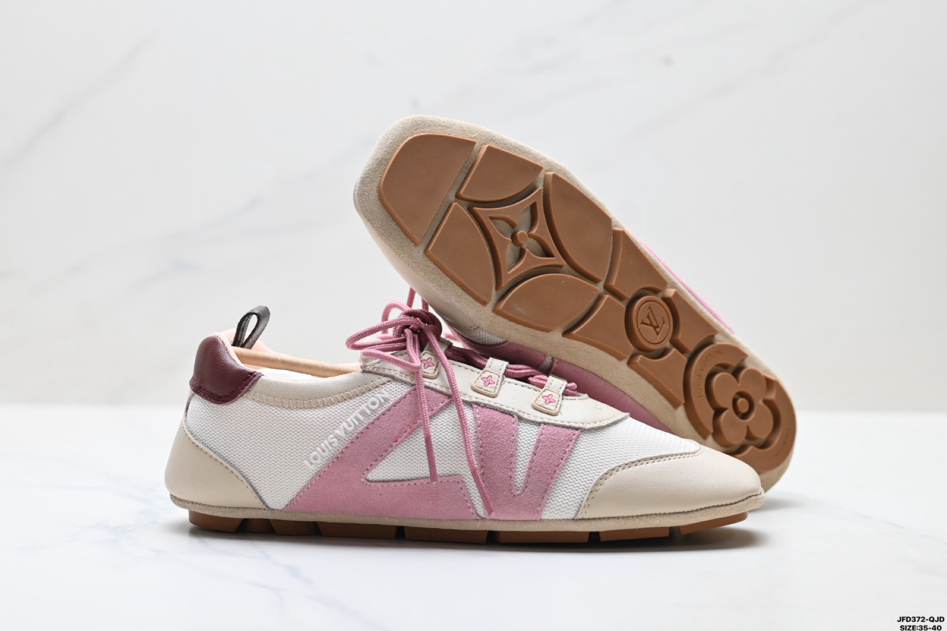 190 Louis Vuitton Sneakerina 路易威登 牛皮革绒面革 豹纹 圆头系带 芭蕾风德训 低帮休闲薄底鞋 1AICSP