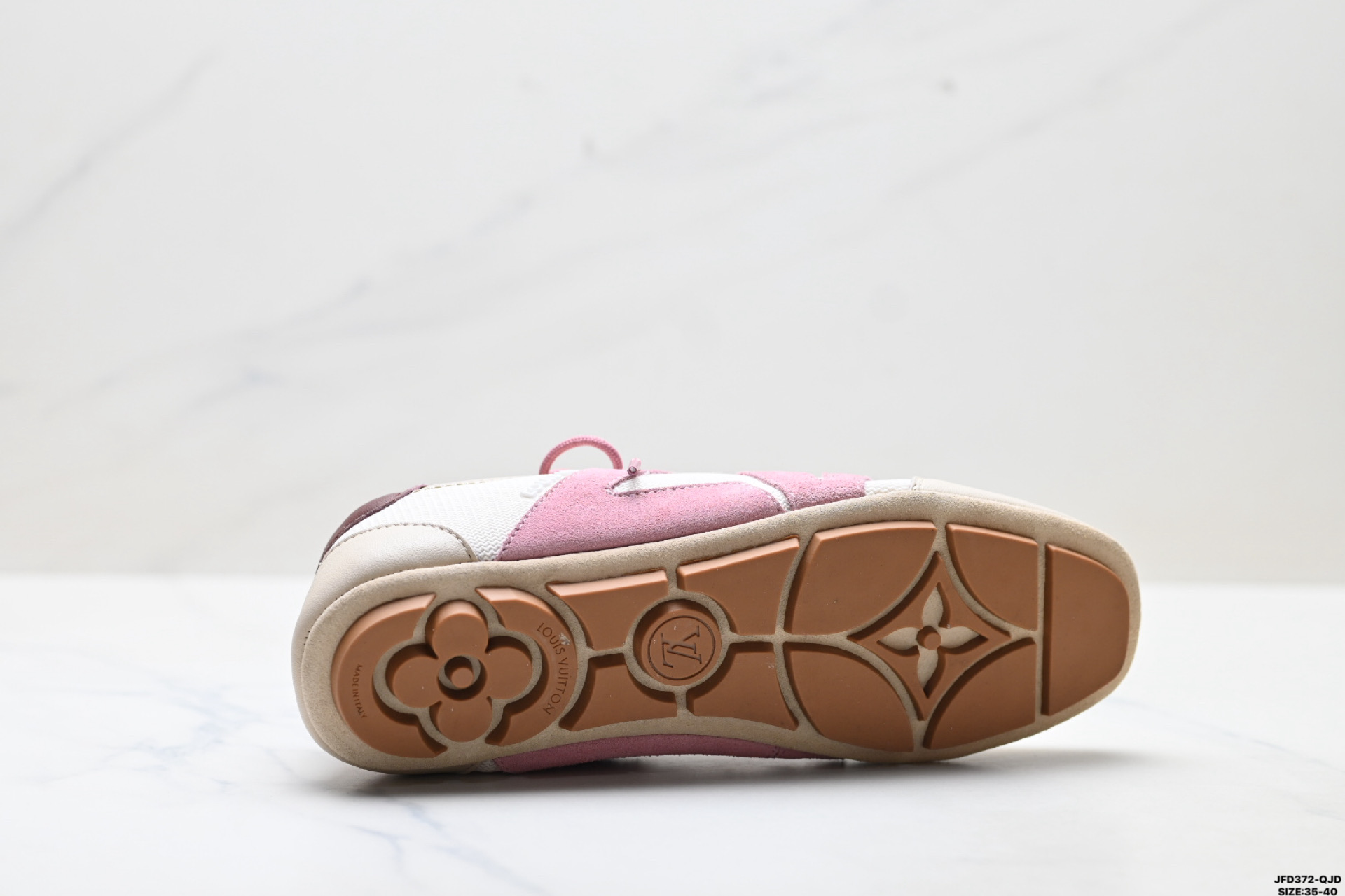 190 Louis Vuitton Sneakerina 路易威登 牛皮革绒面革 豹纹 圆头系带 芭蕾风德训 低帮休闲薄底鞋 1AICSP