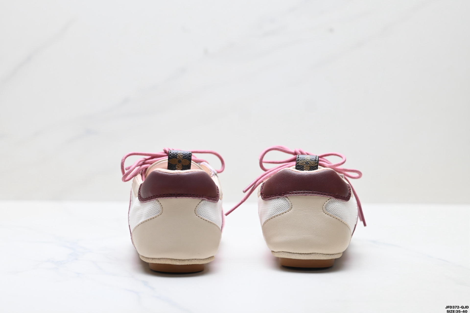 190 Louis Vuitton Sneakerina 路易威登 牛皮革绒面革 豹纹 圆头系带 芭蕾风德训 低帮休闲薄底鞋 1AICSP