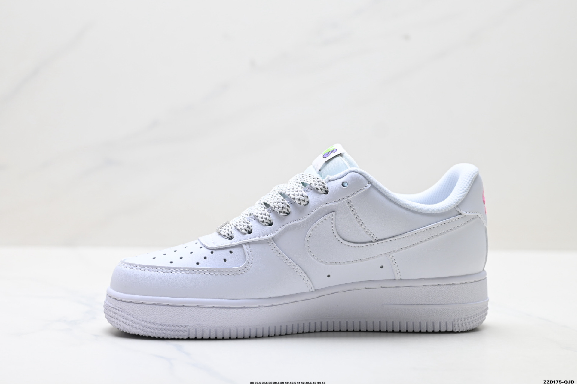 NIKE AIR FORCE 1‘07 LV8 XS1958-620