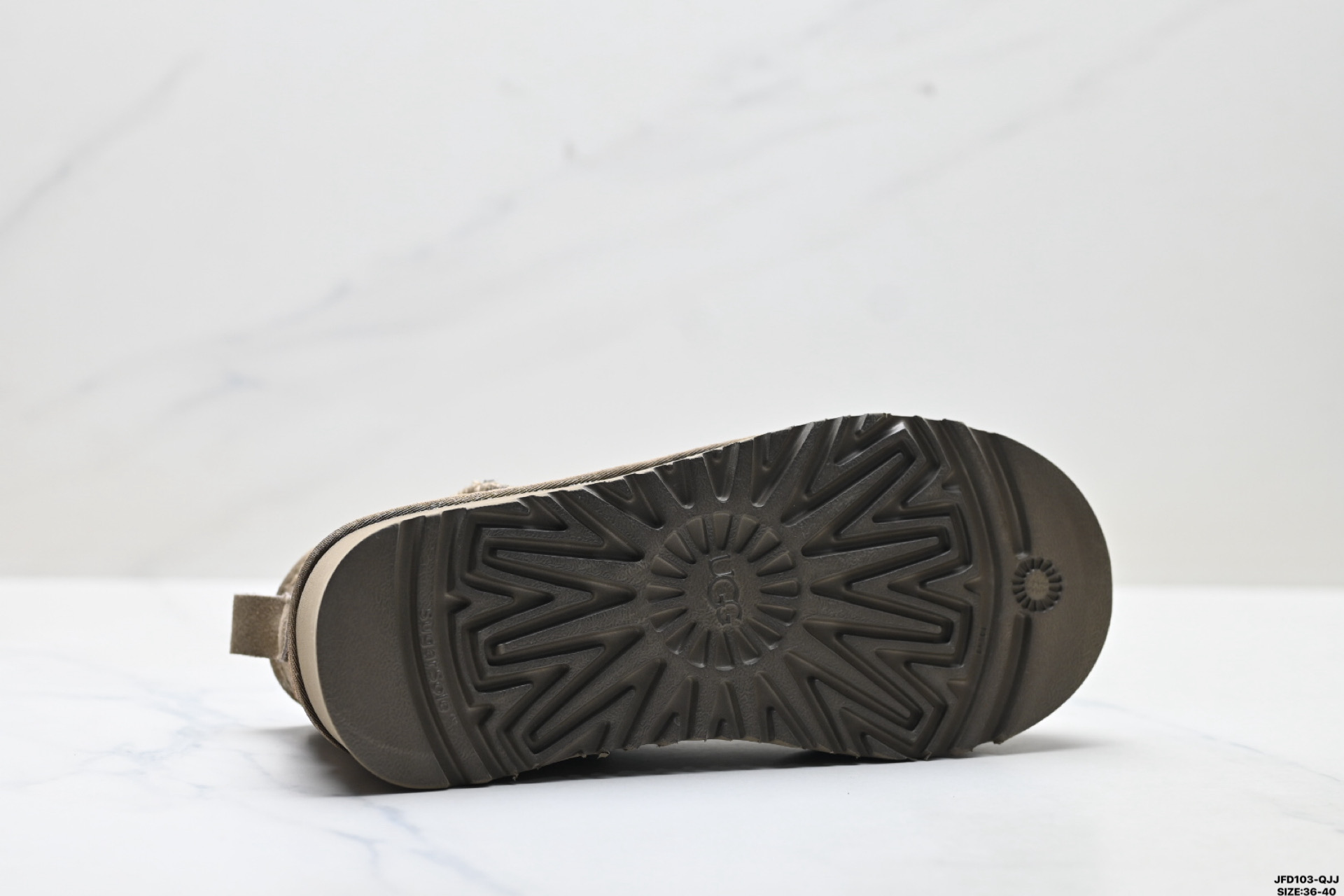 190 UGG CLASSIC ULTRA MINI PLATFORM 轻便舒适 麂皮 中帮保暖雪地靴 1135093-Chinese UA Cheap High Quatity Brand Clothes Bags handbags Sneakers wholesale wholesaler seller from China Factory suppliers Fashion Clothing Shoes best Quality Beautiful Price 190 UGG CLASSIC ULTRA MINI PLATFORM 轻便舒适 麂皮 中帮保暖雪地靴 1135093