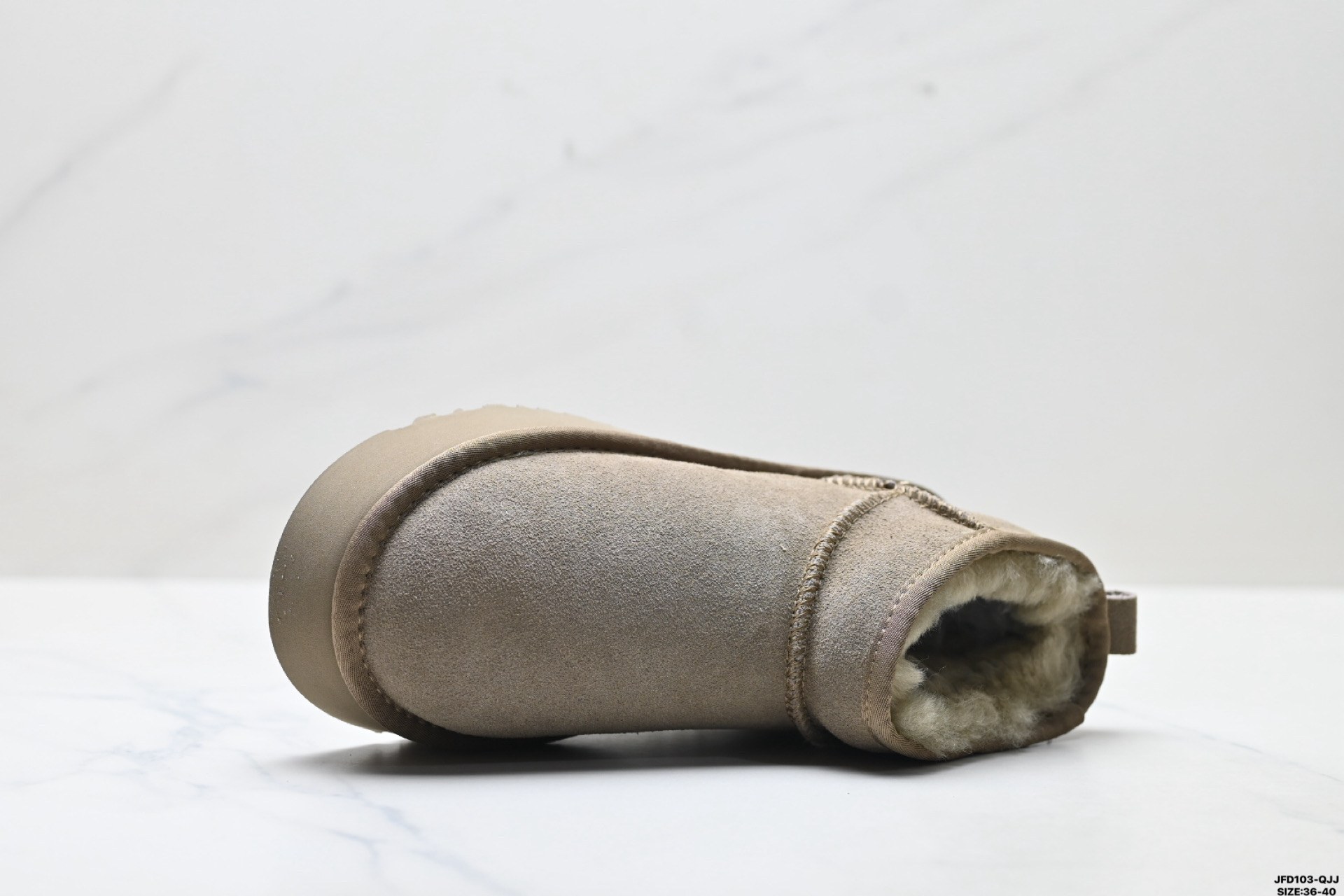 190 UGG CLASSIC ULTRA MINI PLATFORM 轻便舒适 麂皮 中帮保暖雪地靴 1135093-Chinese UA Cheap High Quatity Brand Clothes Bags handbags Sneakers wholesale wholesaler seller from China Factory suppliers Fashion Clothing Shoes best Quality Beautiful Price 190 UGG CLASSIC ULTRA MINI PLATFORM 轻便舒适 麂皮 中帮保暖雪地靴 1135093