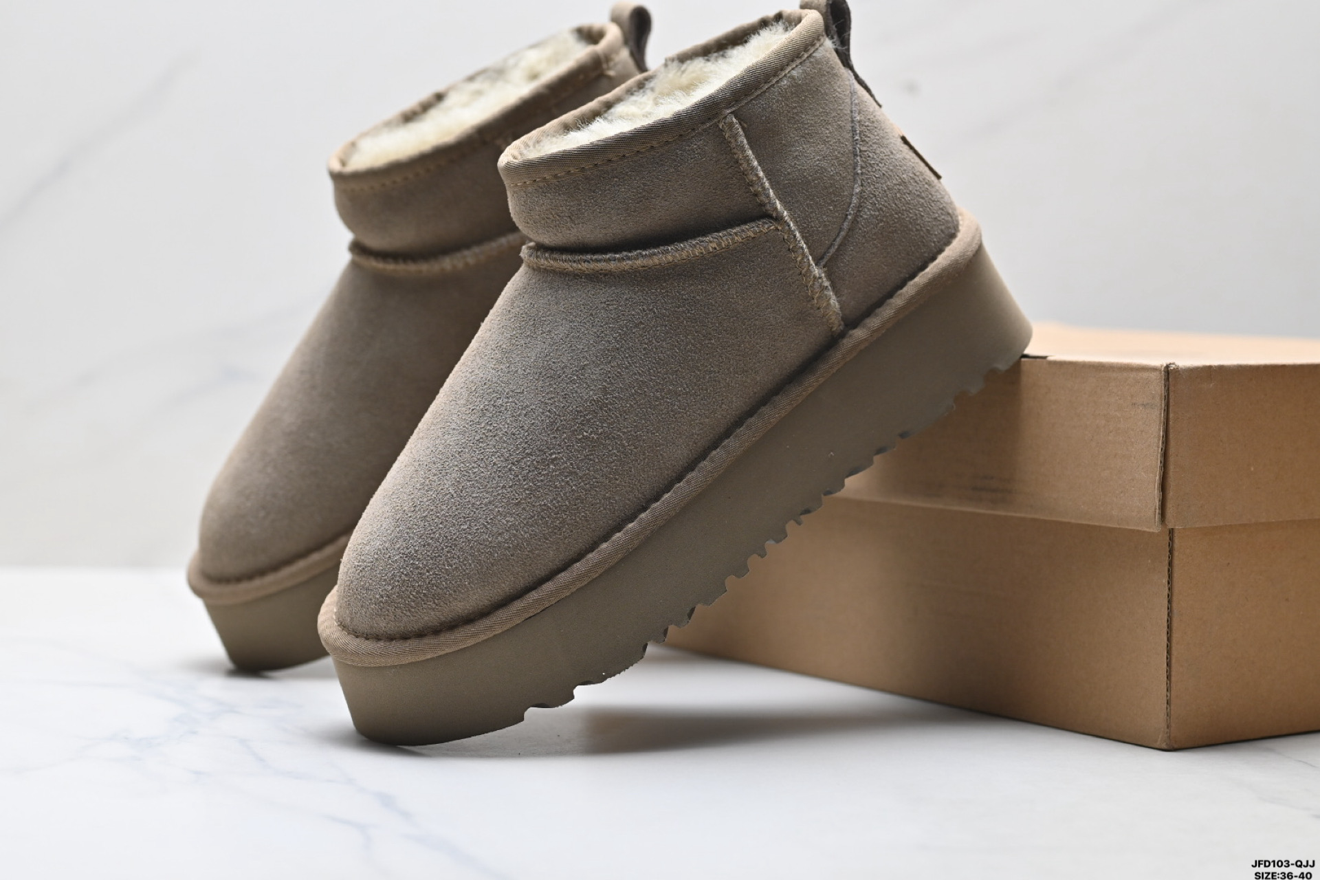 190 UGG CLASSIC ULTRA MINI PLATFORM 轻便舒适 麂皮 中帮保暖雪地靴 1135093-Chinese UA Cheap High Quatity Brand Clothes Bags handbags Sneakers wholesale wholesaler seller from China Factory suppliers Fashion Clothing Shoes best Quality Beautiful Price 190 UGG CLASSIC ULTRA MINI PLATFORM 轻便舒适 麂皮 中帮保暖雪地靴 1135093