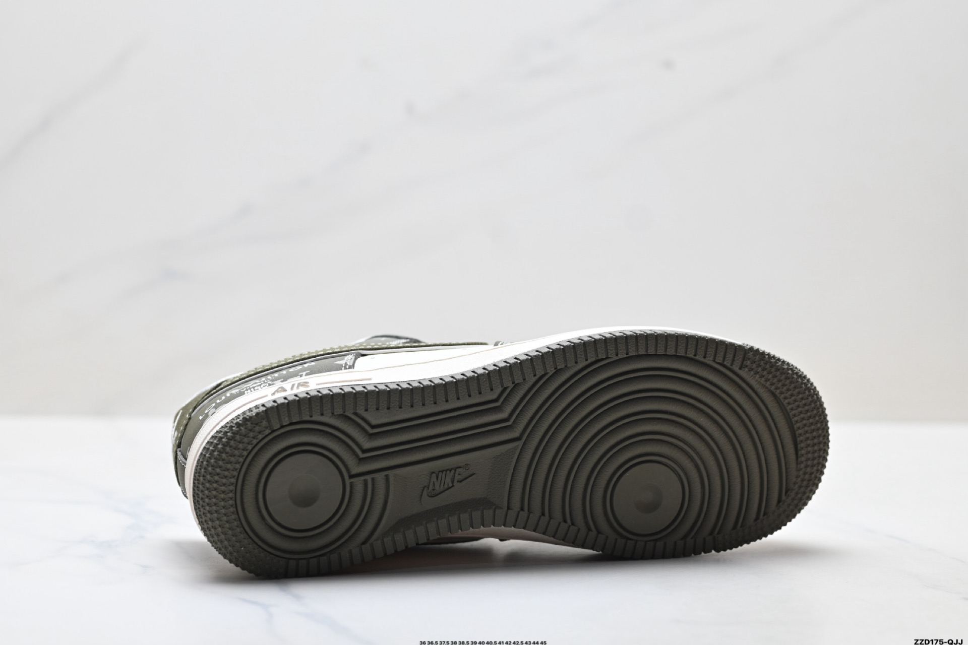 270 NIKE AIR FORCE 1‘07 LV8 XS1958-623