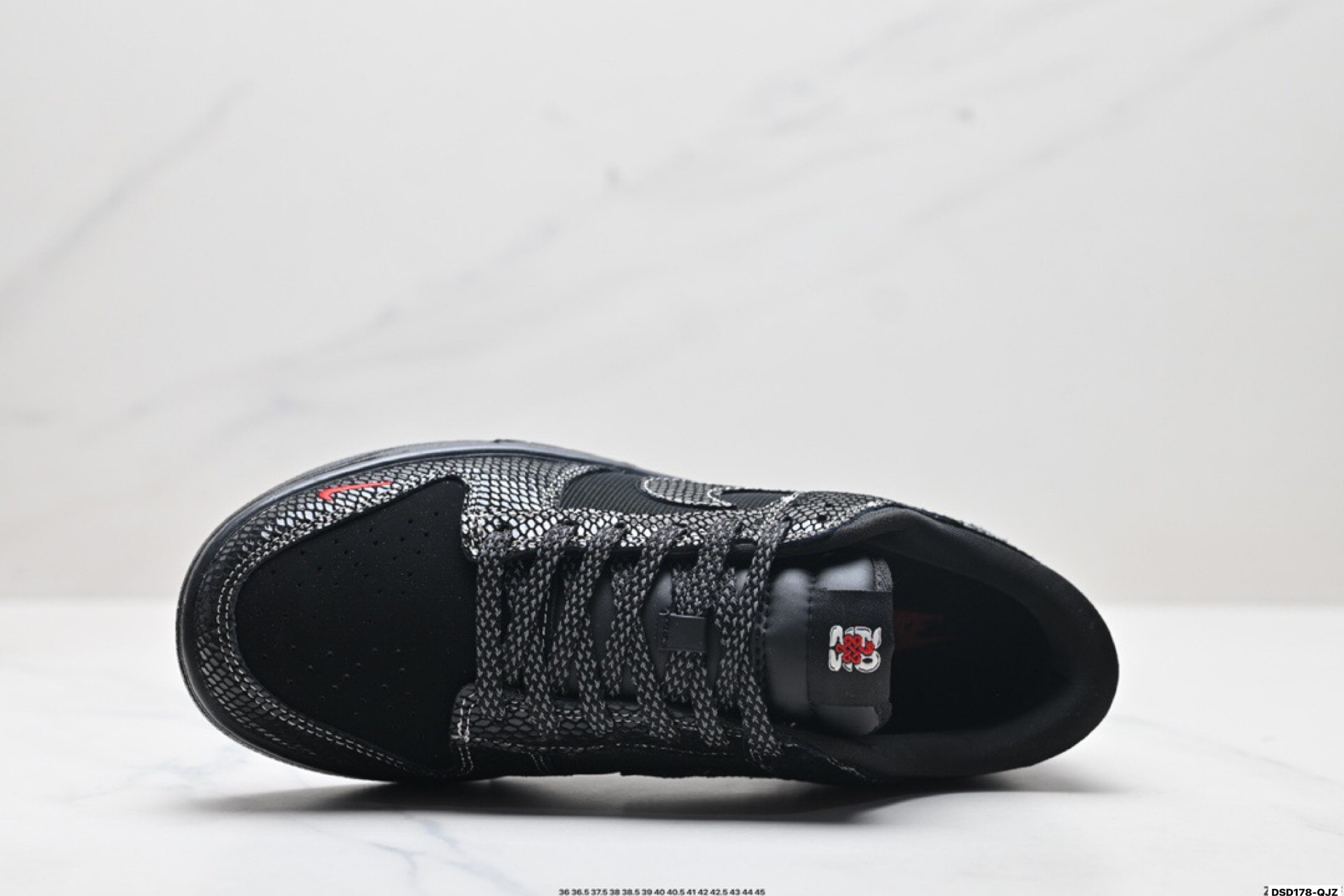 特价‼️💰120
公司级✅Nike Dunk Low Retro &lsquo;DIY高端定制&rsquo;耐克 低帮休闲运动板鞋
原装头层材料 用料绝不含糊 独家版型蒸餾加工帶來的是更好的视觉和脚感体验 清洁度 电绣工艺 皮料切割干净无任何毛边 细节完美
货号:MM1089-031
尺码:36 36.5 37.5 38 38.5 39 40 40.5 41 42 42.5 43 44 45
ID:DSD178-QJZ