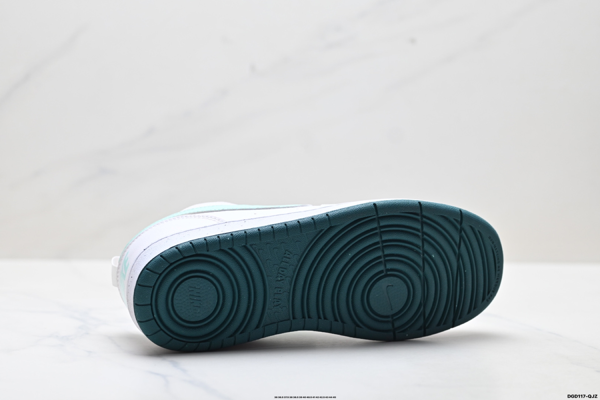 💰100
真标✅耐克 NIKE COURT BOROUGH 低帮百搭透气休闲运动板鞋，经典耐用的设计，兼顾舒适脚感和出众风范，演绎匠心之作。结构性的支撑贴合感结合复古篮球设计，塑就场外全明星风范。
货号:FN3687-181
尺码:36 36.5 37.5 38 38.5 39 40 40.5 41 42 42.5 43 44 45
ID:DGD117-QJZ