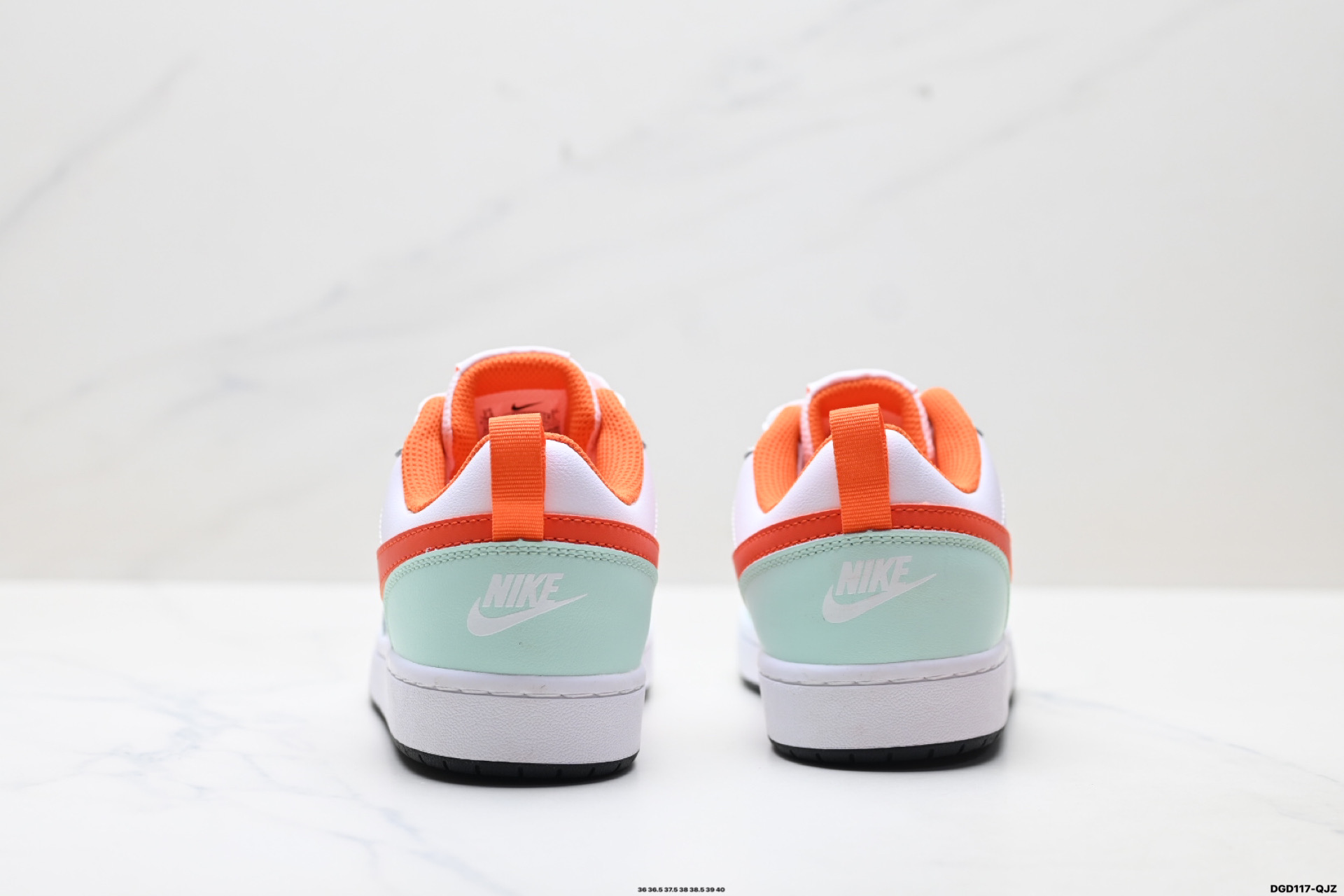 💰100
真标✅耐克 NIKE COURT BOROUGH 低帮百搭透气休闲运动板鞋，经典耐用的设计，兼顾舒适脚感和出众风范，演绎匠心之作。结构性的支撑贴合感结合复古篮球设计，塑就场外全明星风范。
货号:FN3687-181
尺码:36 36.5 37.5 38 38.5 39 40
ID:DGD117-QJZ