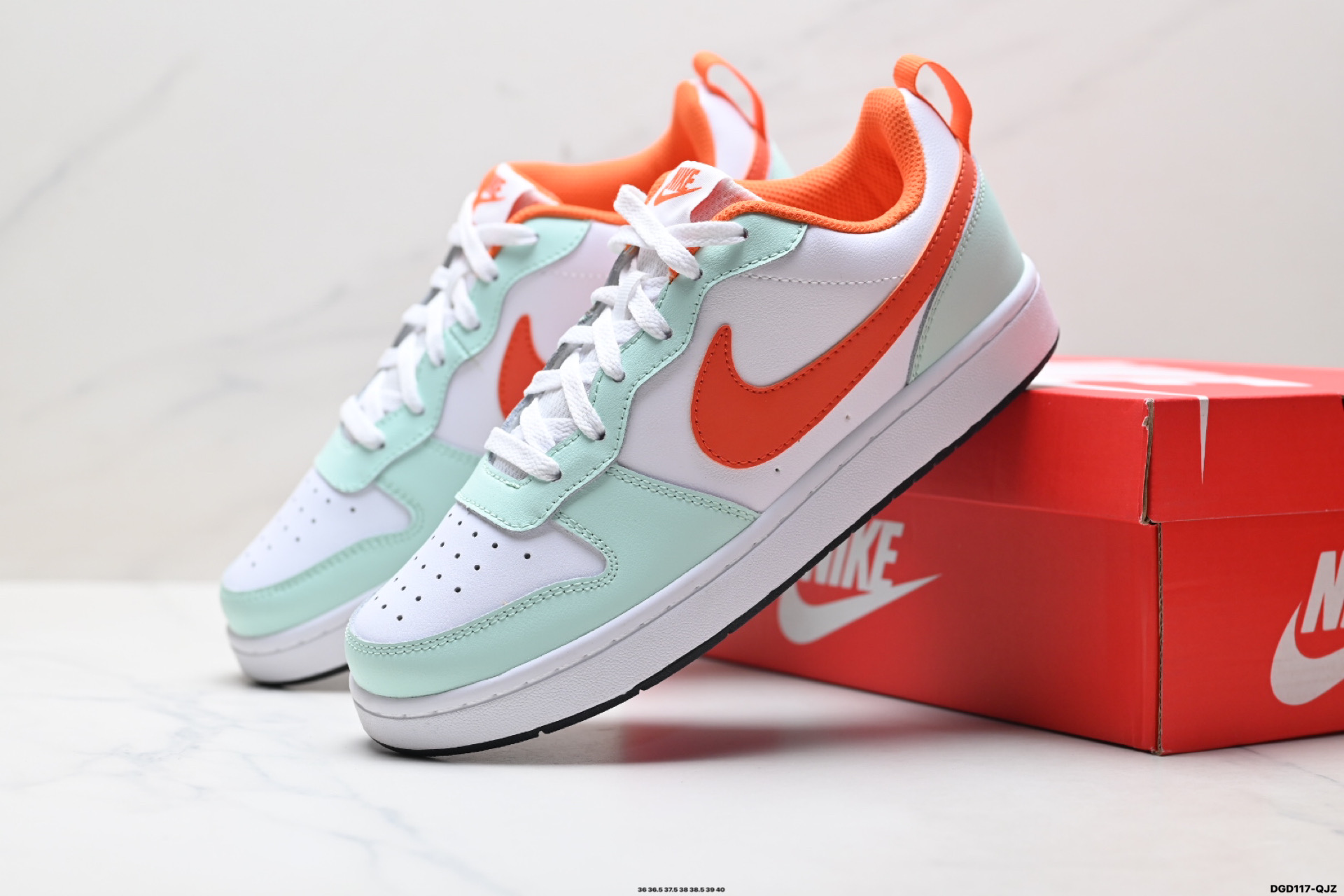 💰100
真标✅耐克 NIKE COURT BOROUGH 低帮百搭透气休闲运动板鞋，经典耐用的设计，兼顾舒适脚感和出众风范，演绎匠心之作。结构性的支撑贴合感结合复古篮球设计，塑就场外全明星风范。
货号:FN3687-181
尺码:36 36.5 37.5 38 38.5 39 40
ID:DGD117-QJZ