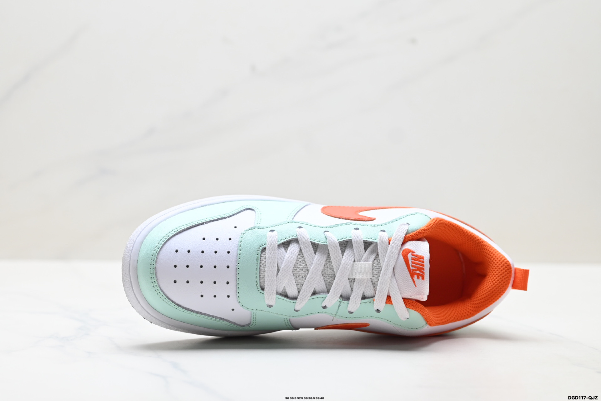 💰100
真标✅耐克 NIKE COURT BOROUGH 低帮百搭透气休闲运动板鞋，经典耐用的设计，兼顾舒适脚感和出众风范，演绎匠心之作。结构性的支撑贴合感结合复古篮球设计，塑就场外全明星风范。
货号:FN3687-181
尺码:36 36.5 37.5 38 38.5 39 40
ID:DGD117-QJZ