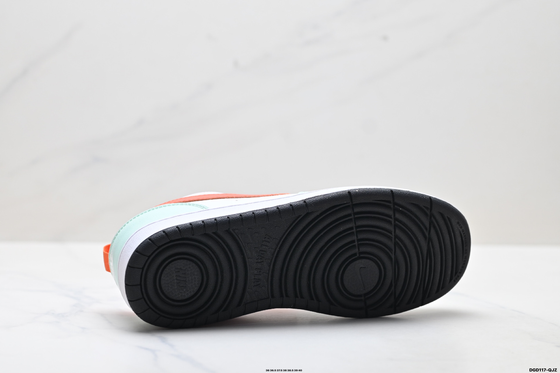 💰100
真标✅耐克 NIKE COURT BOROUGH 低帮百搭透气休闲运动板鞋，经典耐用的设计，兼顾舒适脚感和出众风范，演绎匠心之作。结构性的支撑贴合感结合复古篮球设计，塑就场外全明星风范。
货号:FN3687-181
尺码:36 36.5 37.5 38 38.5 39 40
ID:DGD117-QJZ