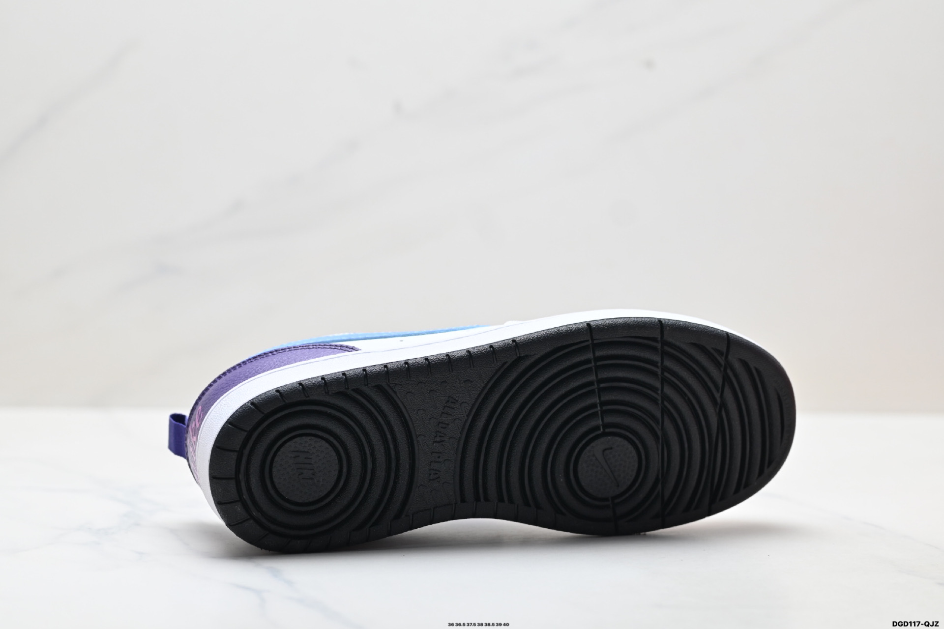 💰100
真标✅耐克 NIKE COURT BOROUGH 低帮百搭透气休闲运动板鞋，经典耐用的设计，兼顾舒适脚感和出众风范，演绎匠心之作。结构性的支撑贴合感结合复古篮球设计，塑就场外全明星风范。
货号:FN3687-181
尺码:36 36.5 37.5 38 38.5 39 40
ID:DGD117-QJZ