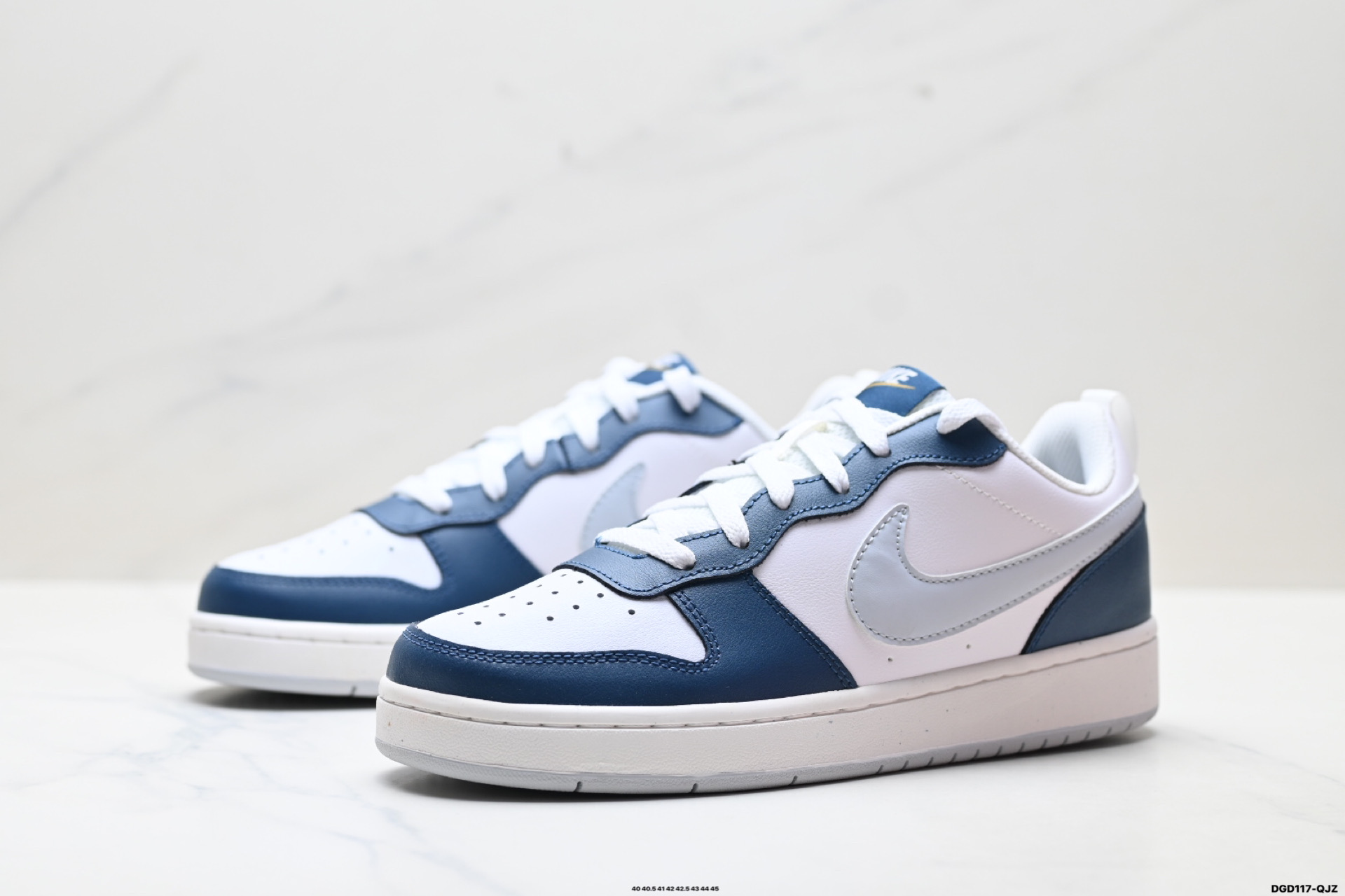 💰100
真标✅耐克 NIKE COURT BOROUGH 低帮百搭透气休闲运动板鞋，经典耐用的设计，兼顾舒适脚感和出众风范，演绎匠心之作。结构性的支撑贴合感结合复古篮球设计，塑就场外全明星风范。
货号:BQ5448-119
尺码:40 40.5 41 42 42.5 43 44 45
ID:DGD117-QJZ