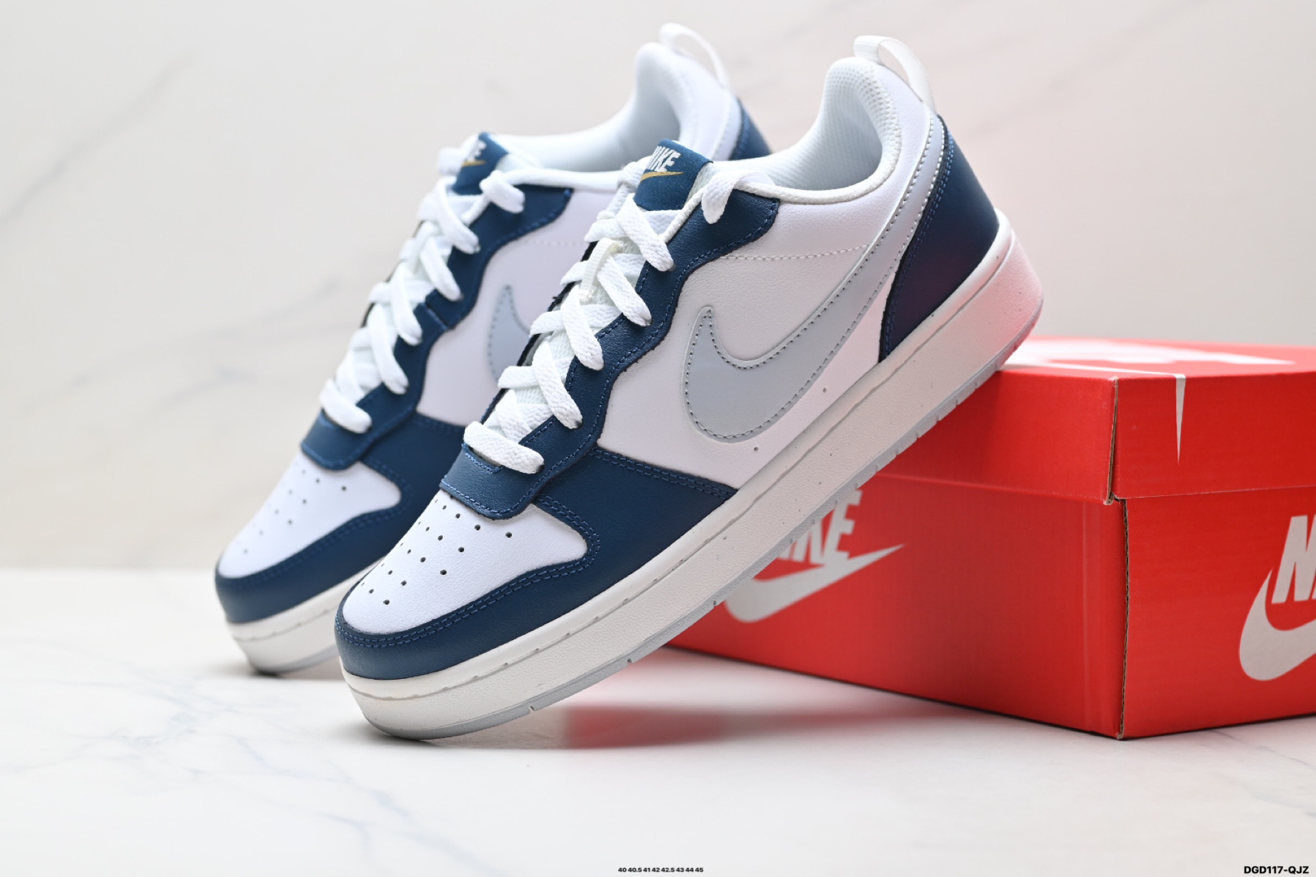 💰100
真标✅耐克 NIKE COURT BOROUGH 低帮百搭透气休闲运动板鞋，经典耐用的设计，兼顾舒适脚感和出众风范，演绎匠心之作。结构性的支撑贴合感结合复古篮球设计，塑就场外全明星风范。
货号:BQ5448-119
尺码:40 40.5 41 42 42.5 43 44 45
ID:DGD117-QJZ