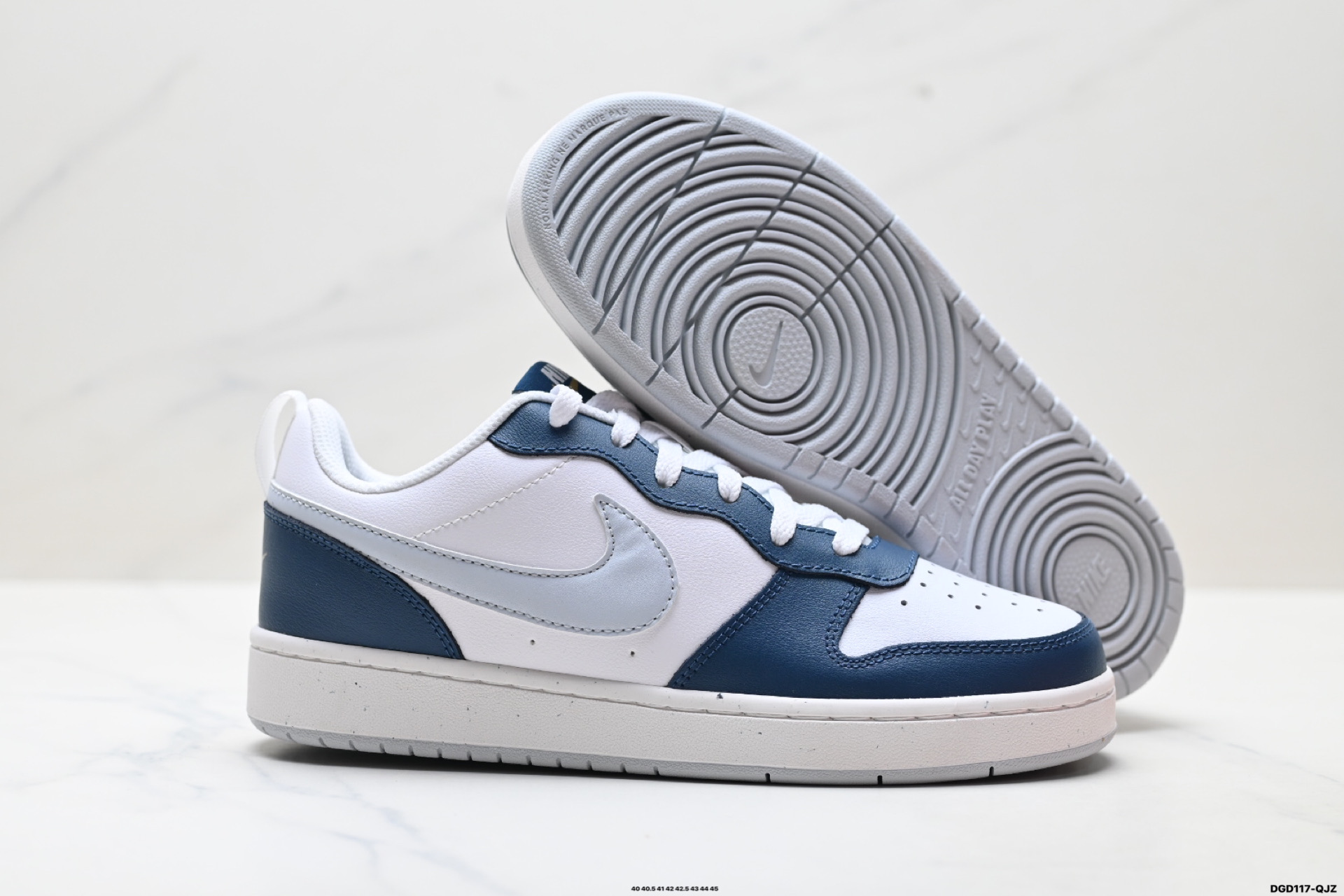 💰100
真标✅耐克 NIKE COURT BOROUGH 低帮百搭透气休闲运动板鞋，经典耐用的设计，兼顾舒适脚感和出众风范，演绎匠心之作。结构性的支撑贴合感结合复古篮球设计，塑就场外全明星风范。
货号:BQ5448-119
尺码:40 40.5 41 42 42.5 43 44 45
ID:DGD117-QJZ