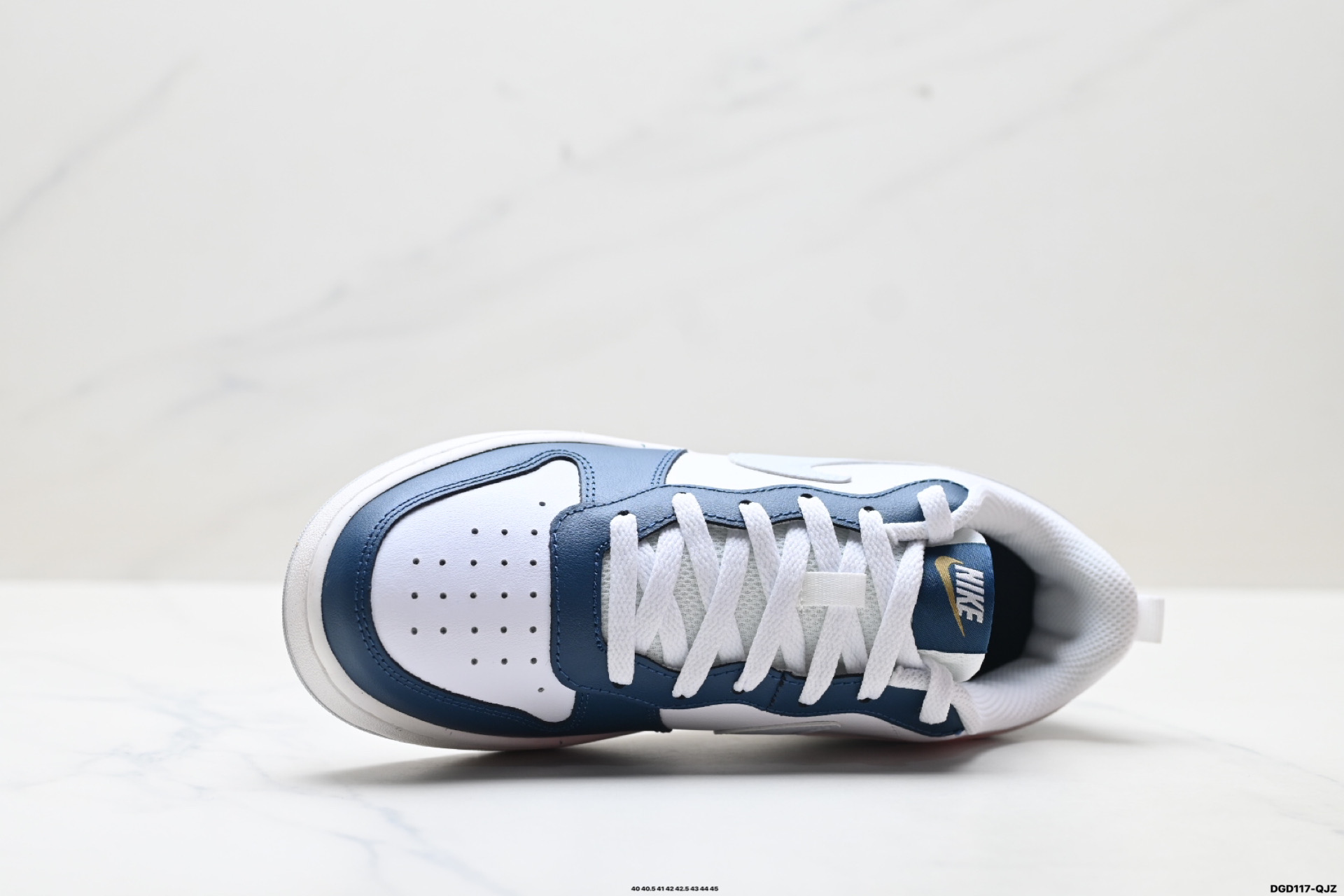 💰100
真标✅耐克 NIKE COURT BOROUGH 低帮百搭透气休闲运动板鞋，经典耐用的设计，兼顾舒适脚感和出众风范，演绎匠心之作。结构性的支撑贴合感结合复古篮球设计，塑就场外全明星风范。
货号:BQ5448-119
尺码:40 40.5 41 42 42.5 43 44 45
ID:DGD117-QJZ