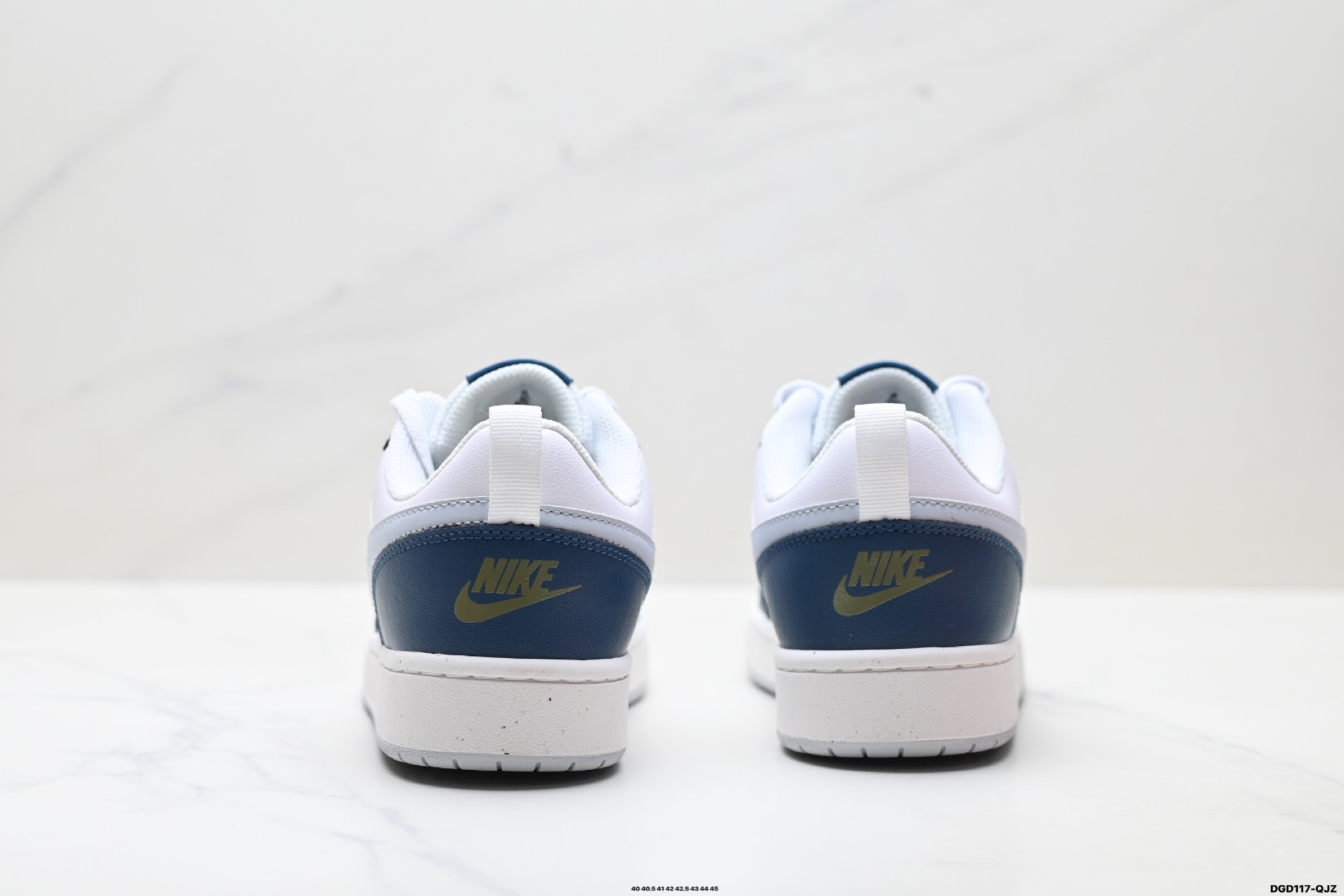 💰100
真标✅耐克 NIKE COURT BOROUGH 低帮百搭透气休闲运动板鞋，经典耐用的设计，兼顾舒适脚感和出众风范，演绎匠心之作。结构性的支撑贴合感结合复古篮球设计，塑就场外全明星风范。
货号:BQ5448-119
尺码:40 40.5 41 42 42.5 43 44 45
ID:DGD117-QJZ