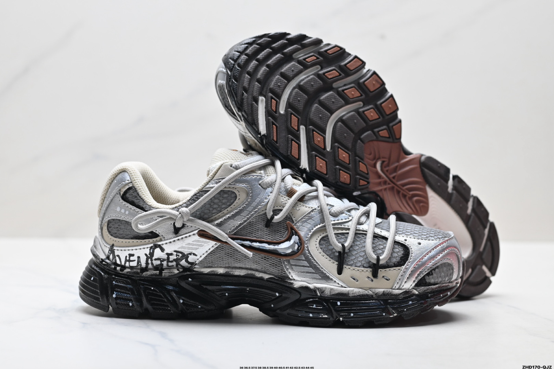 330 NIKE V5 RNR ’DIY’定制 Tekno耐克复古潮流百搭休闲运动旅游老爹鞋 HQ7901-102