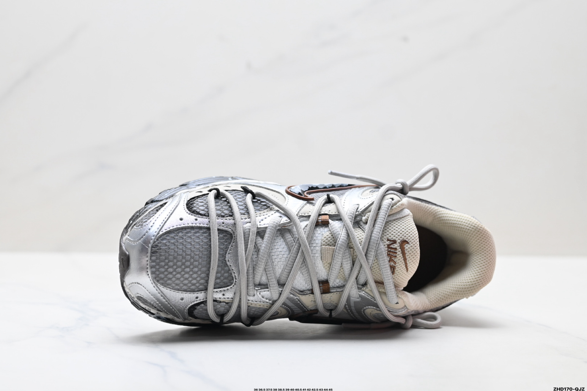 330 NIKE V5 RNR ’DIY’定制 Tekno耐克复古潮流百搭休闲运动旅游老爹鞋 HQ7901-102