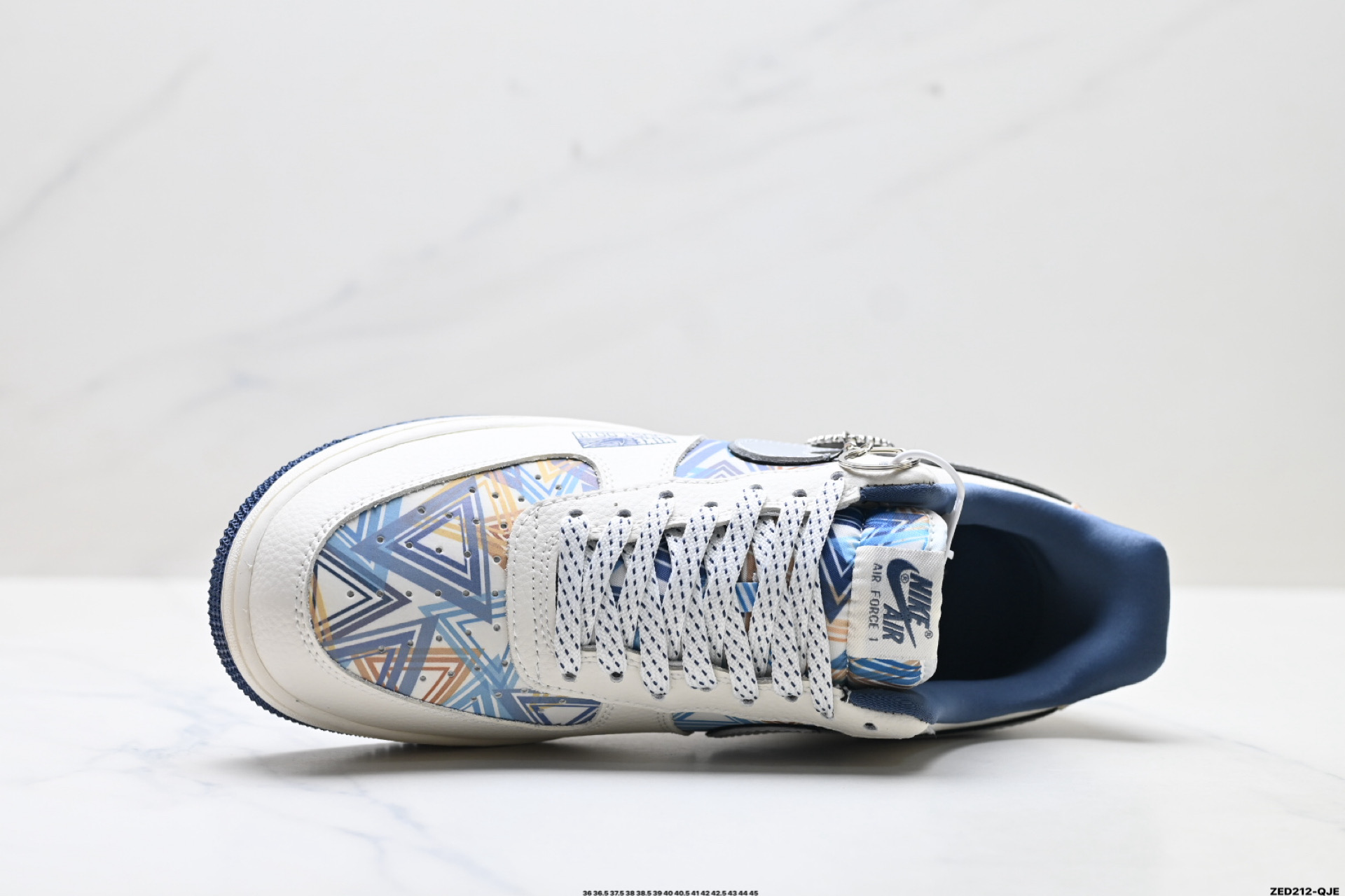 280 NIKE AIR FORCE 1‘07 LV8 XL1979-122