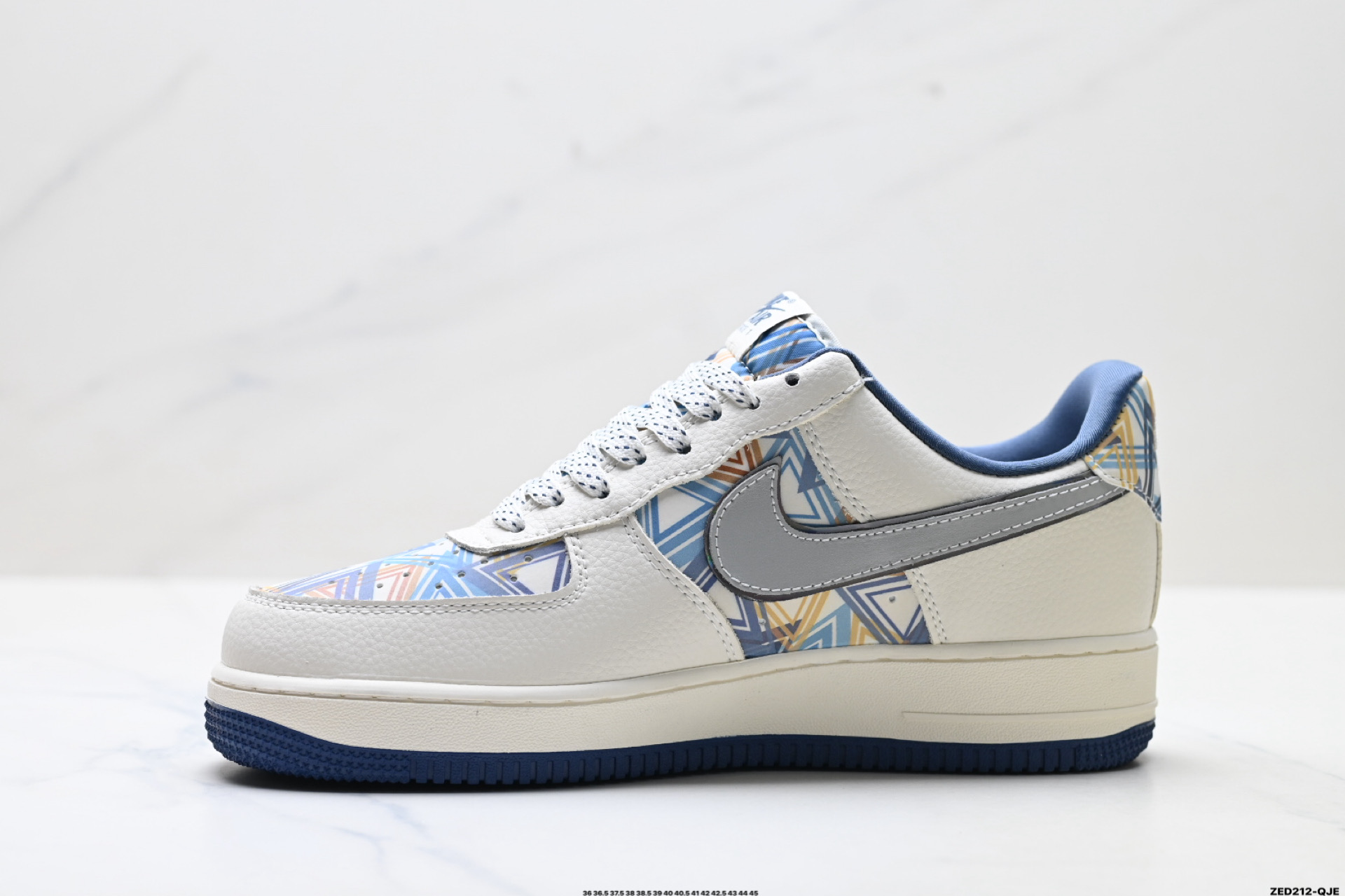 280 NIKE AIR FORCE 1‘07 LV8 XL1979-122