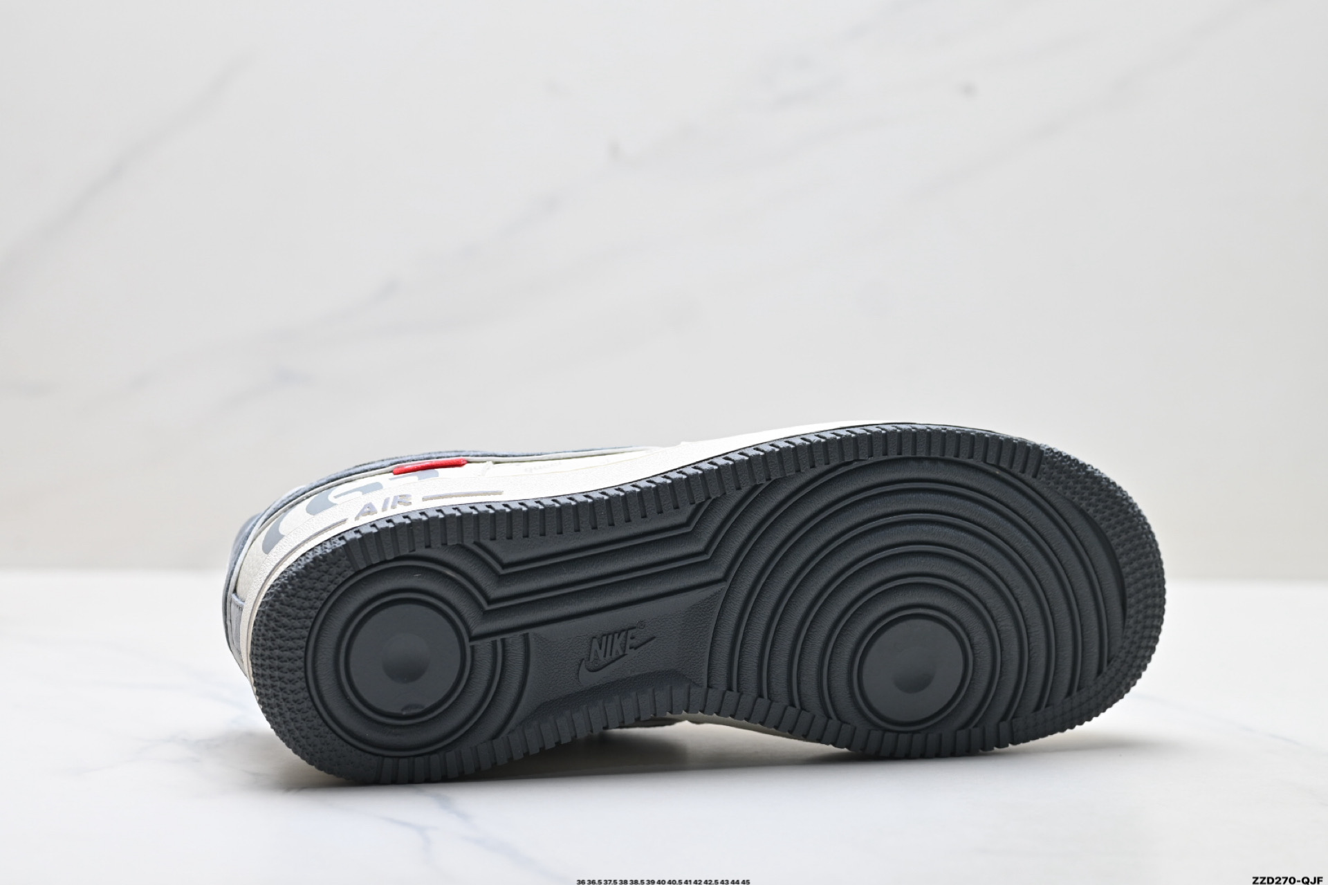 270 NIKE AIR FORCE 1‘07 LV8 XL1982-330