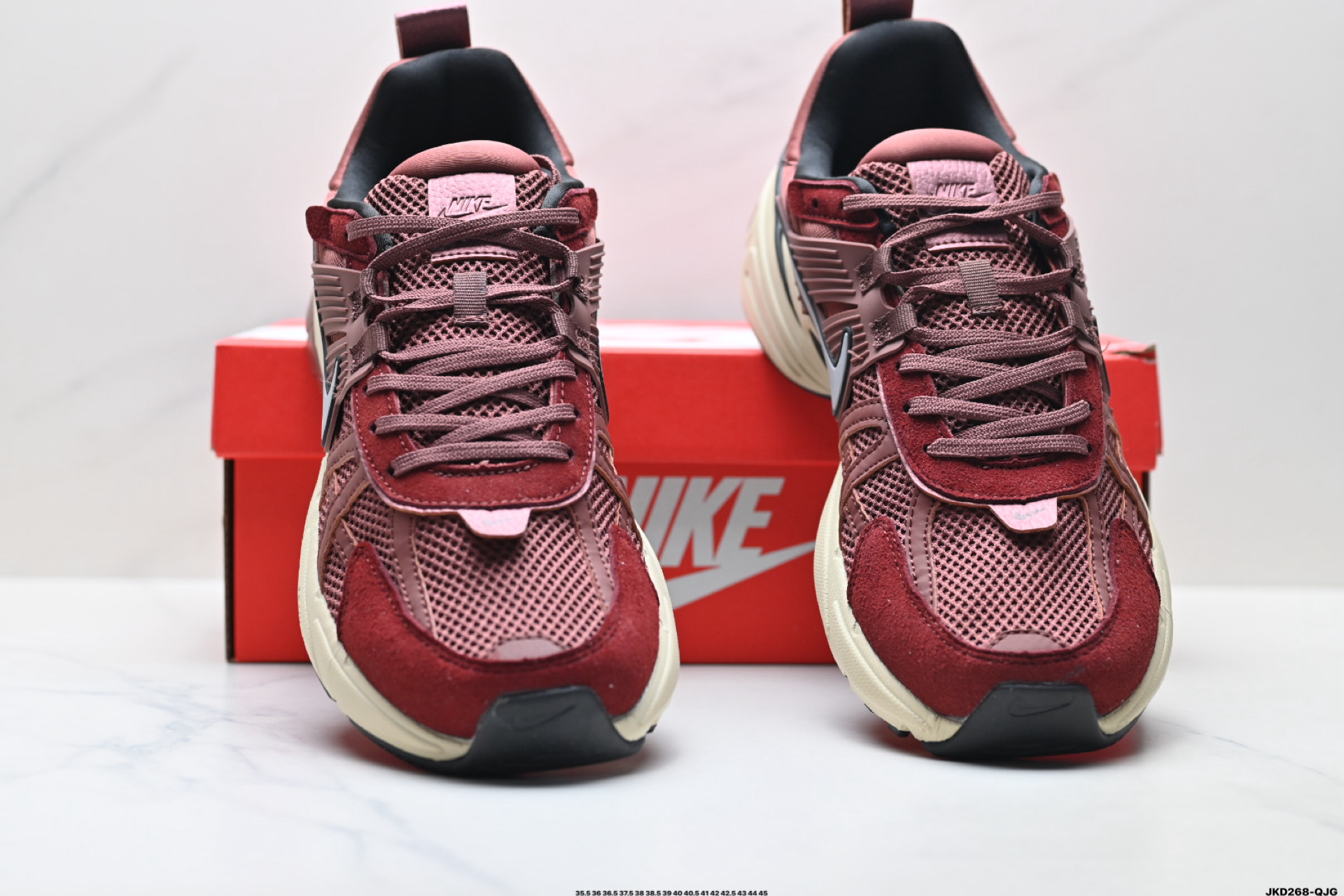 180 NIKE V2K RUN 复古风潮 耐克 网面透气运动鞋 灰银 FN6703-201