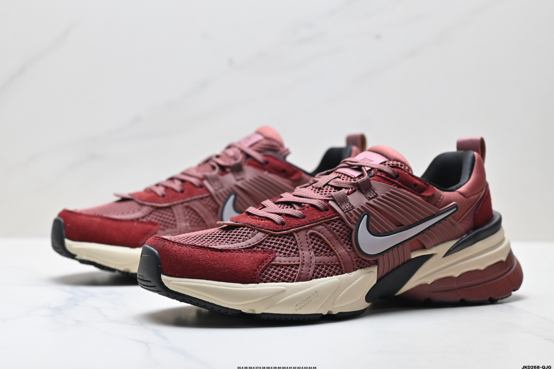 180 NIKE V2K RUN 复古风潮 耐克 网面透气运动鞋 灰银 FN6703-201