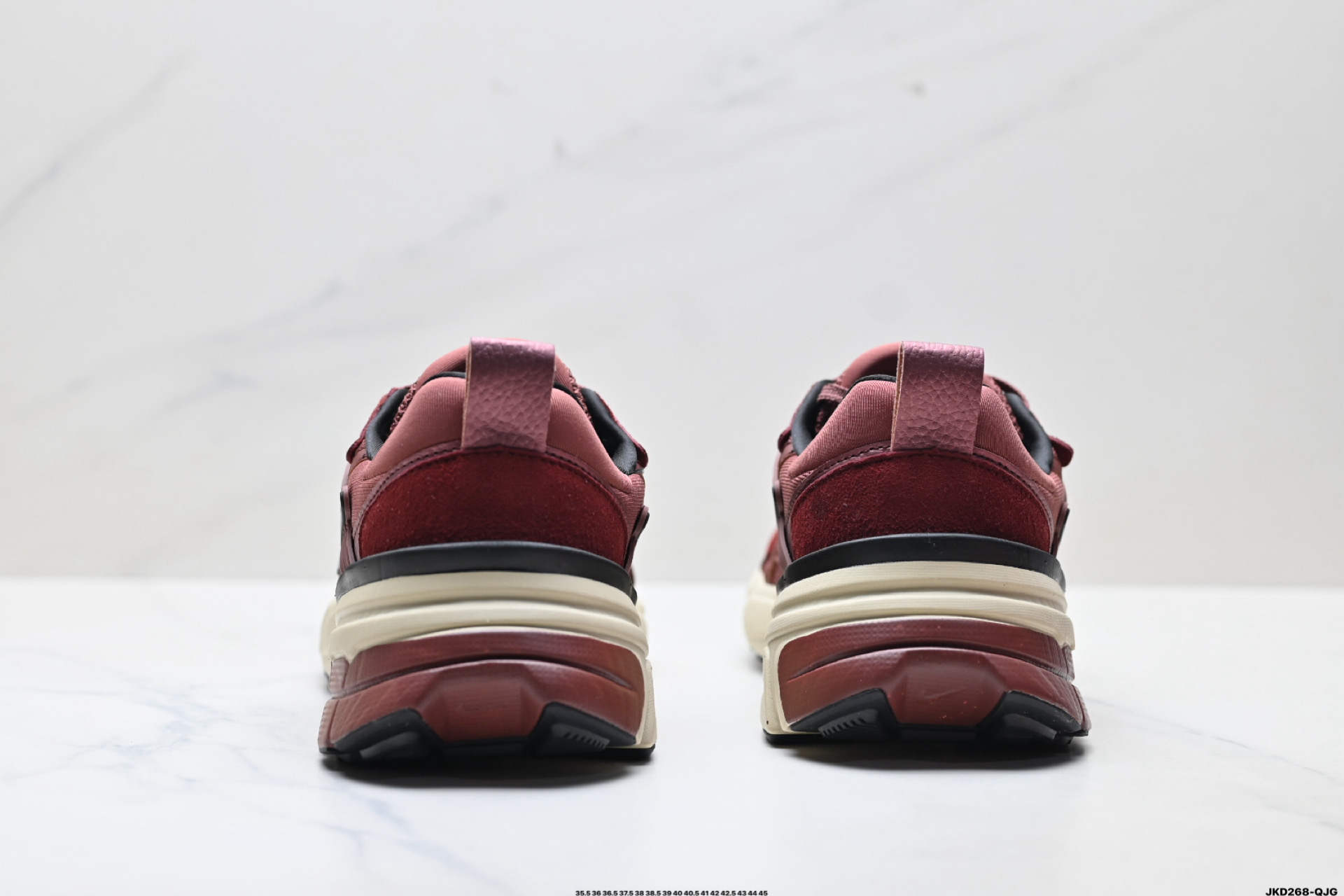 180 NIKE V2K RUN 复古风潮 耐克 网面透气运动鞋 灰银 FN6703-201