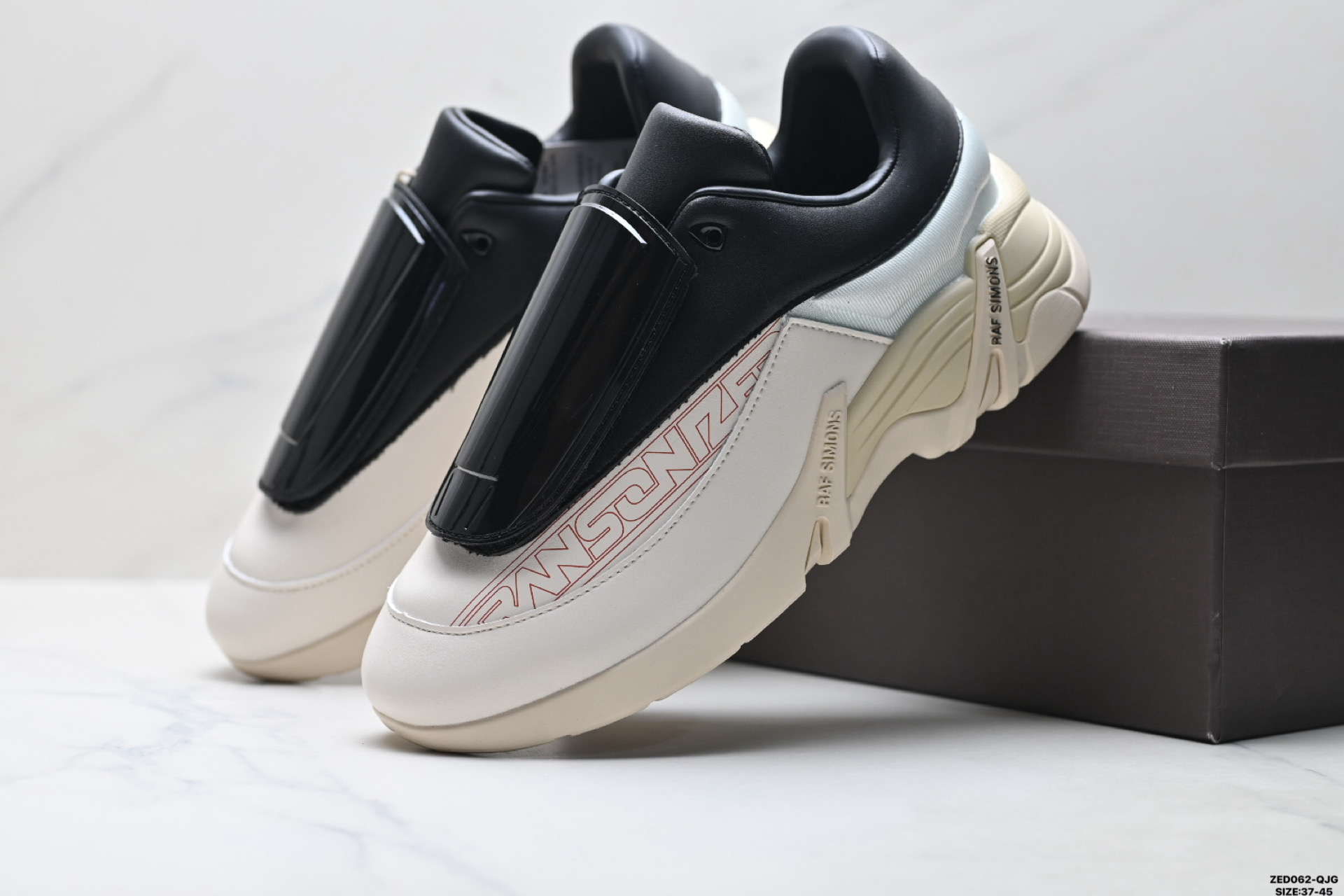 RAF SIMONS CYLON-21 潮流运动 织物皮革 圆头系带 低帮休闲鞋 HR740009L-3307