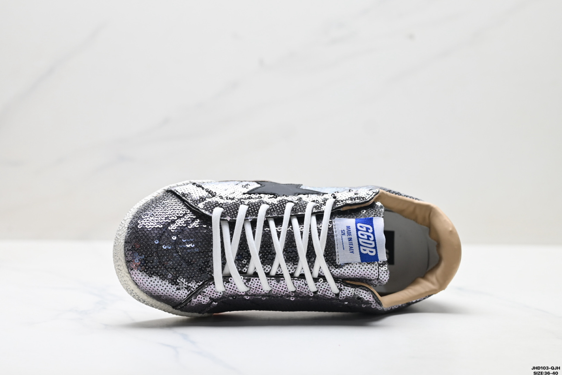 210 Golden Goose True Star 牛皮涤纶 尼龙 亮片搭配 星星 薄底低帮休闲鞋 GMF00922-Chinese UA Cheap High Quatity Brand Clothes Bags handbags Sneakers wholesale wholesaler seller from China Factory suppliers Fashion Clothing Shoes best Quality Beautiful Price 210 Golden Goose True Star 牛皮涤纶 尼龙 亮片搭配 星星 薄底低帮休闲鞋 GMF00922