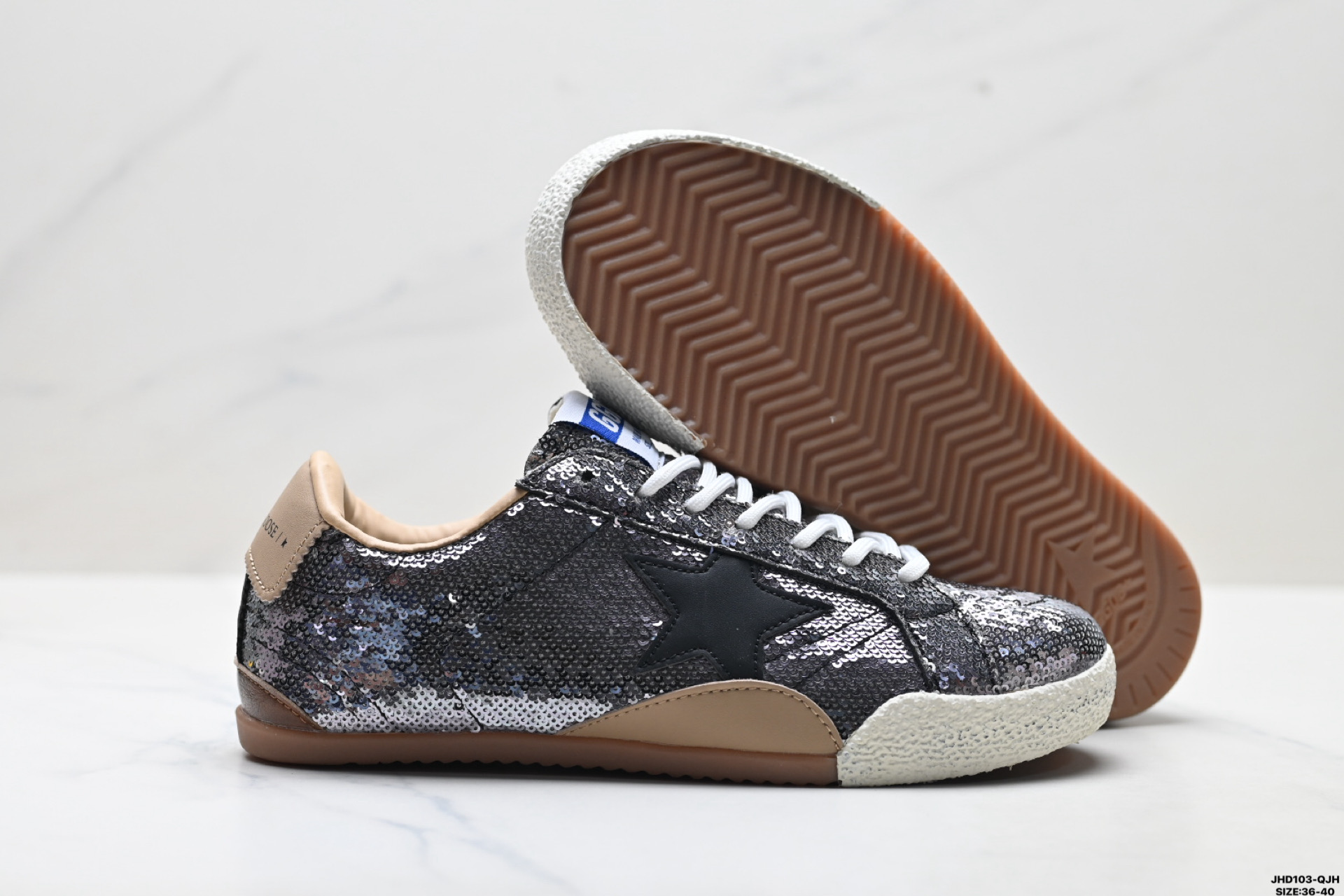 210 Golden Goose True Star 牛皮涤纶 尼龙 亮片搭配 星星 薄底低帮休闲鞋 GMF00922-Chinese UA Cheap High Quatity Brand Clothes Bags handbags Sneakers wholesale wholesaler seller from China Factory suppliers Fashion Clothing Shoes best Quality Beautiful Price 210 Golden Goose True Star 牛皮涤纶 尼龙 亮片搭配 星星 薄底低帮休闲鞋 GMF00922