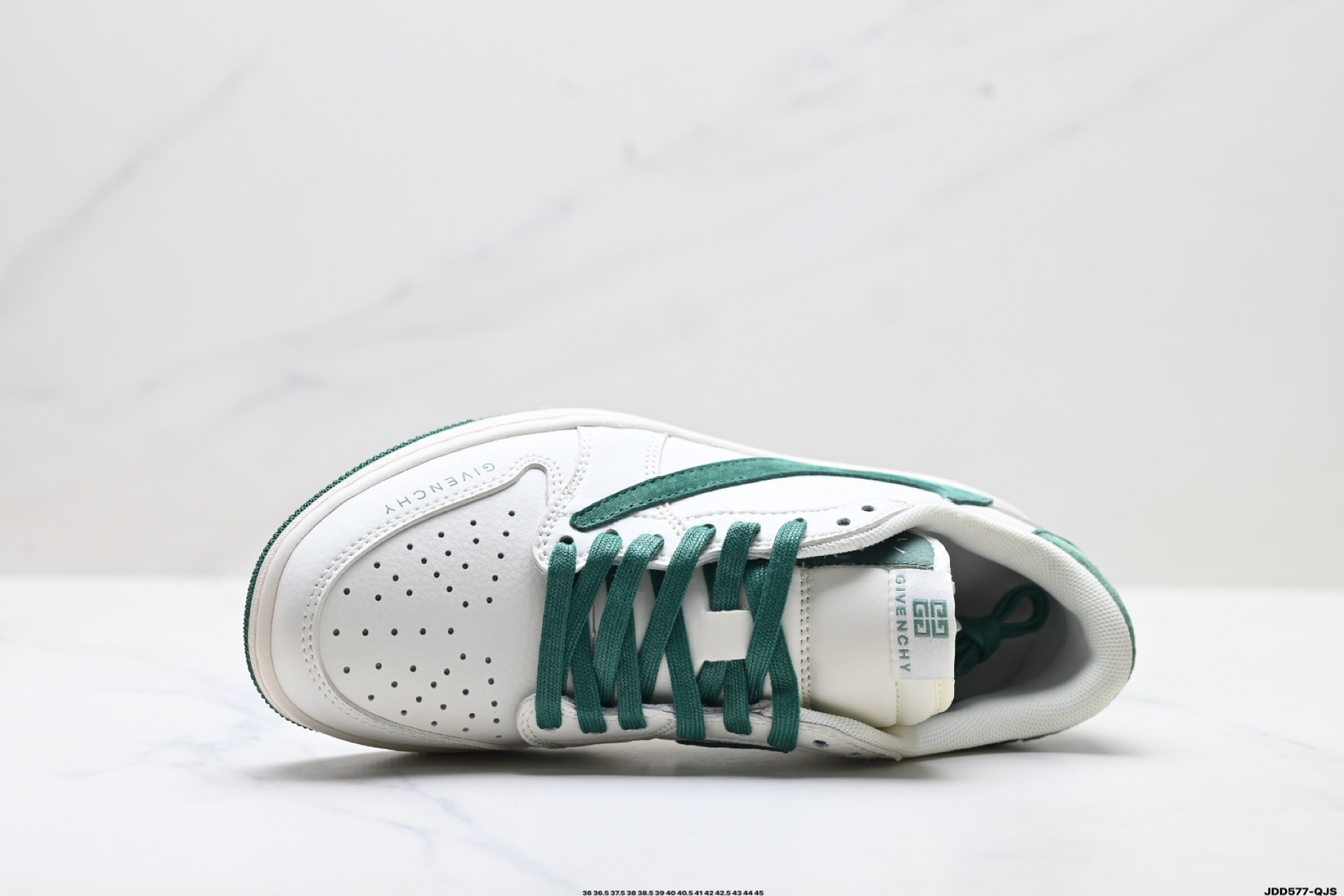 特价‼️💰140
公司级✅Nike Air Jordan 1 x Travis Scott AJ1倒勾 乔一倒钩 &lsquo;DIY&rsquo;定制 耐克 低帮文化篮球鞋 
完美品质出货 细节如图所示  鞋面切割工整  冲孔整齐干净 中底拉帮线 整体清洁度非常好
货号:LX1988-107
尺码:36 36.5 37.5 38 38.5 39 40 40.5 41 42 42.5 43 44 45
ID:JDD577-QJS