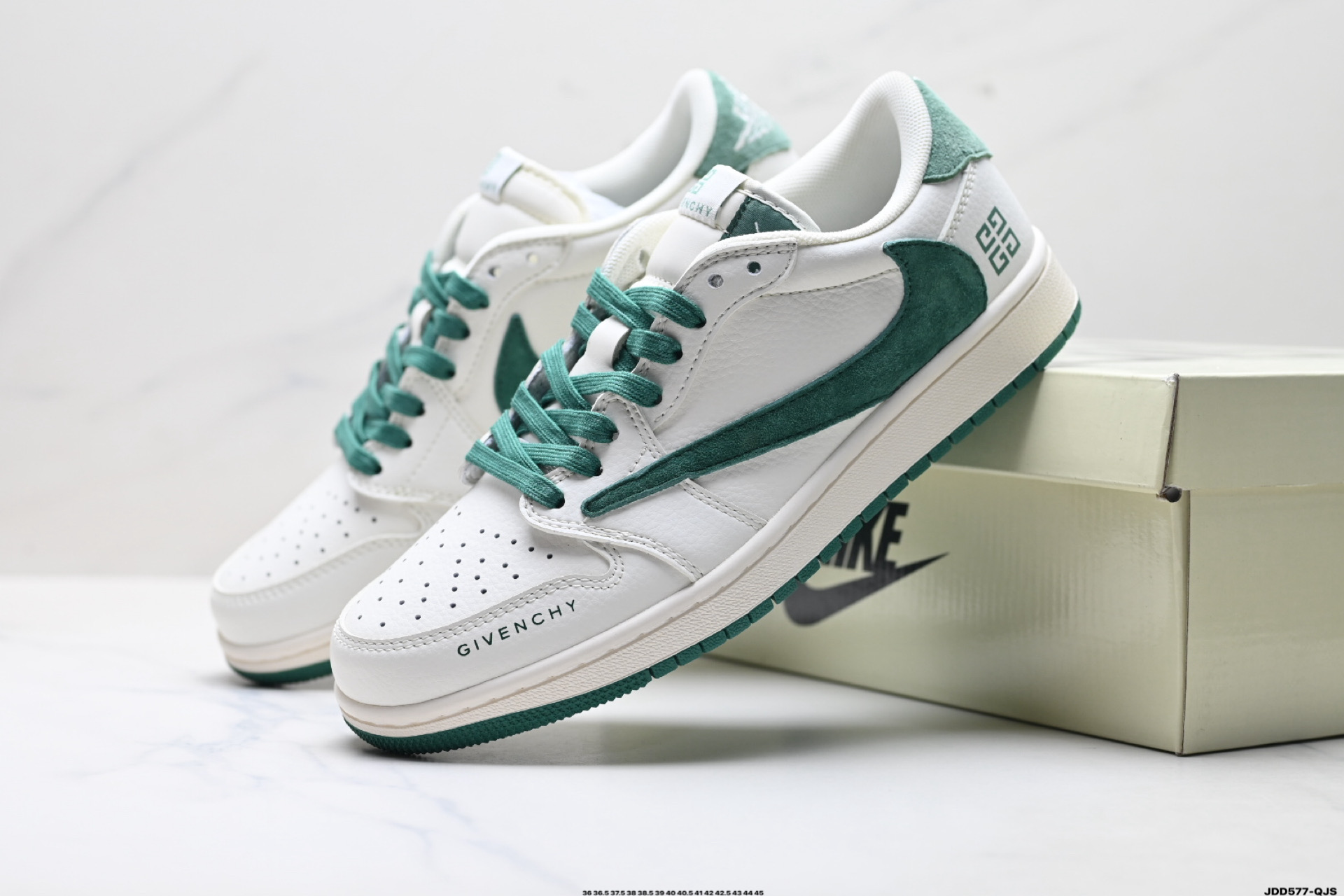 🈴特价‼️💰140
公司级✅Nike Air Jordan 1 x Travis Scott AJ1倒勾 乔一倒钩 &lsquo;DIY&rsquo;定制 耐克 低帮文化篮球鞋 
完美品质出货 细节如图所示  鞋面切割工整  冲孔整齐干净 中底拉帮线 整体清洁度非常好
货号:LX1988-107
尺码:36 36.5 37.5 38 38.5 39 40 40.5 41 42 42.5 43 44 45
ID:JDD577-QJS